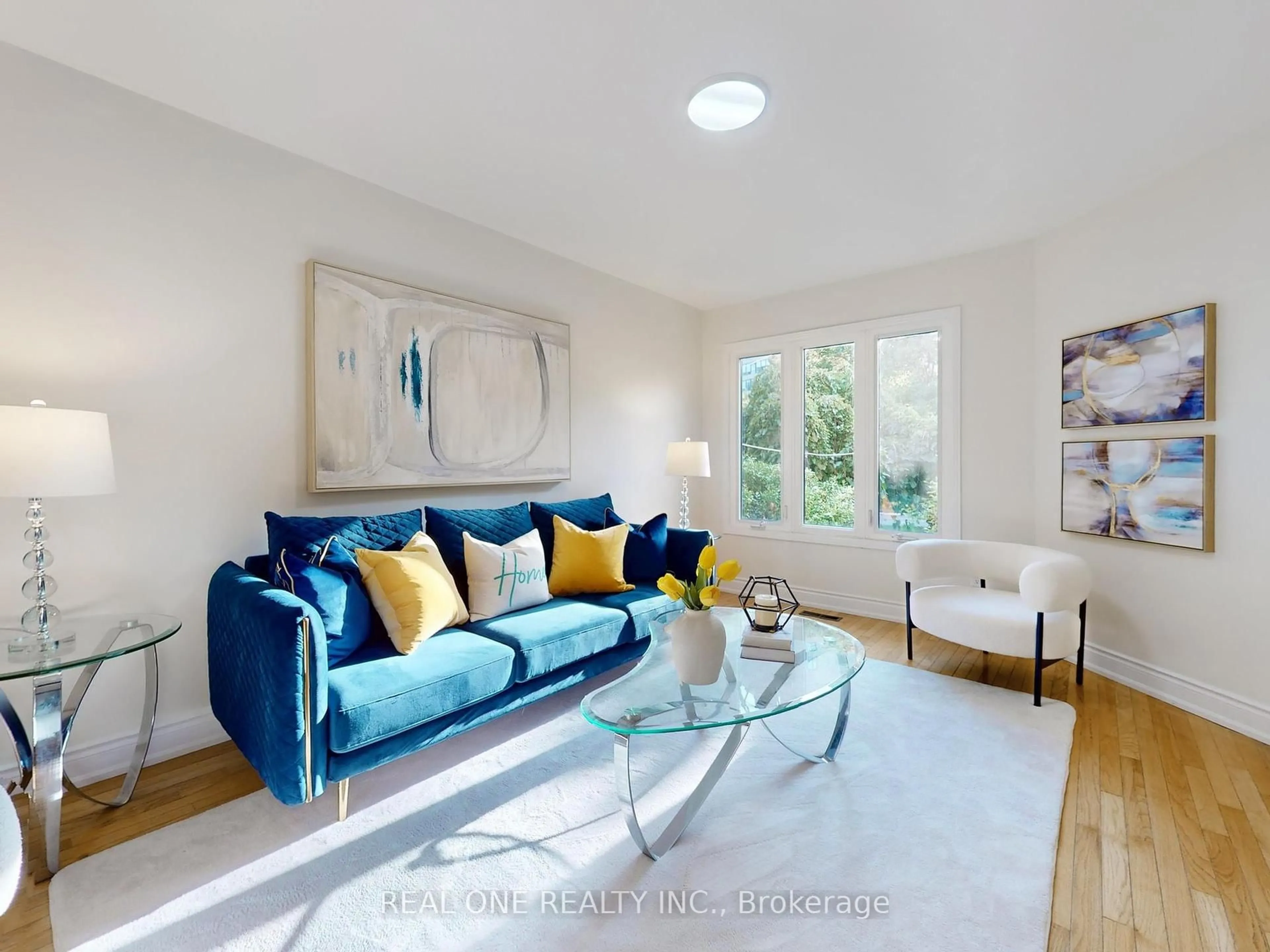 Living room with furniture, unknown for 355 Church St, Richmond Hill Ontario L4C 8G3