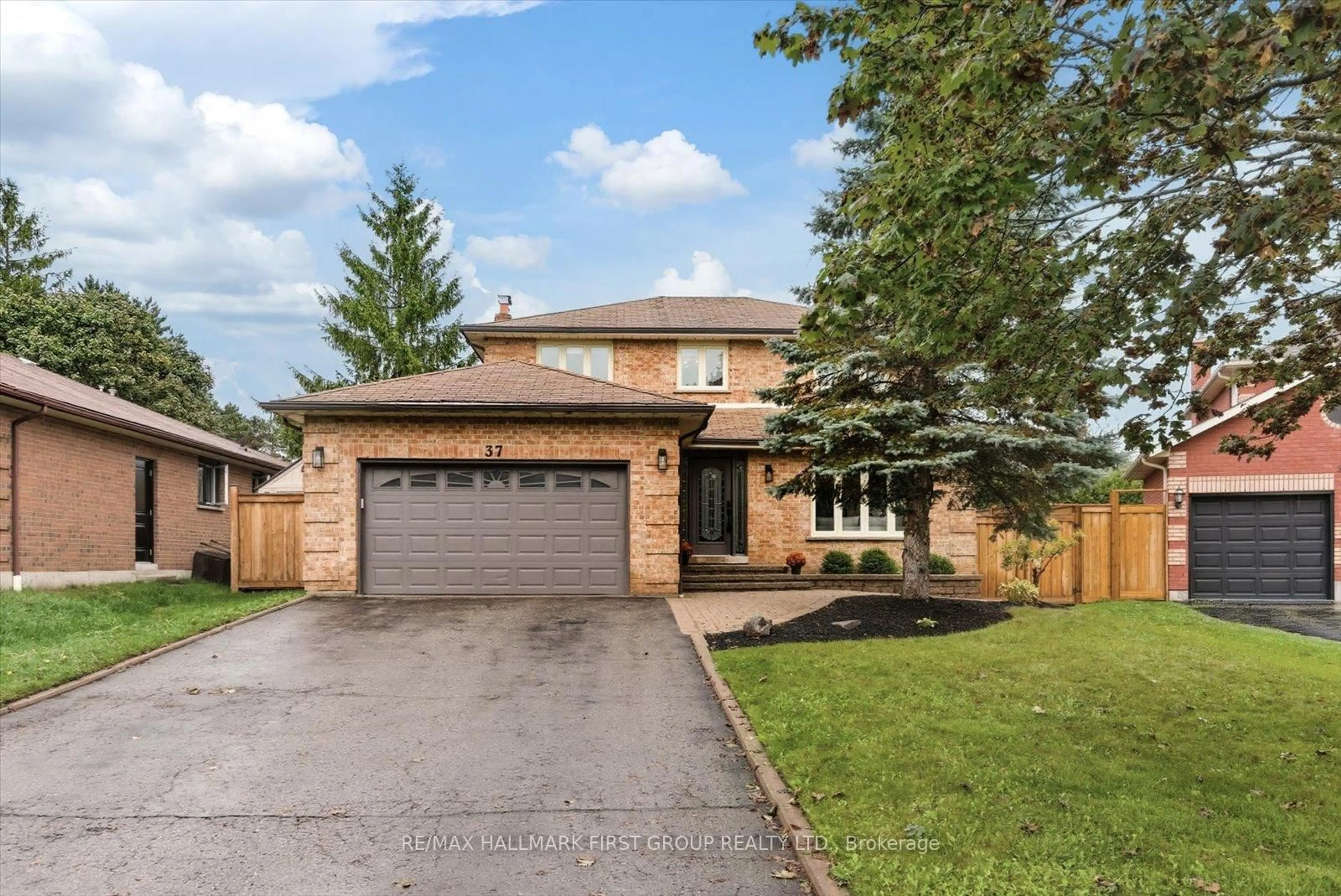 Home with brick exterior material, street for 37 Enzo Cres, Uxbridge Ontario L9P 1M3