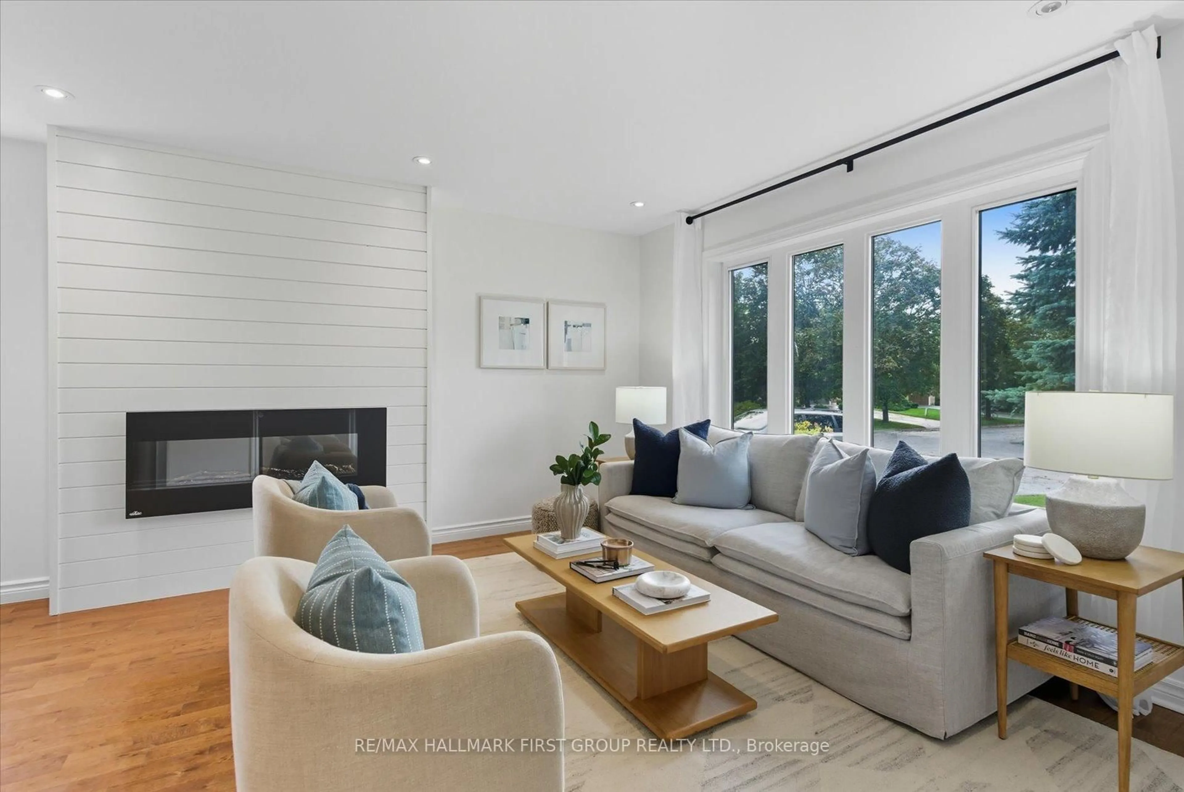 Living room with furniture, unknown for 37 Enzo Cres, Uxbridge Ontario L9P 1M3