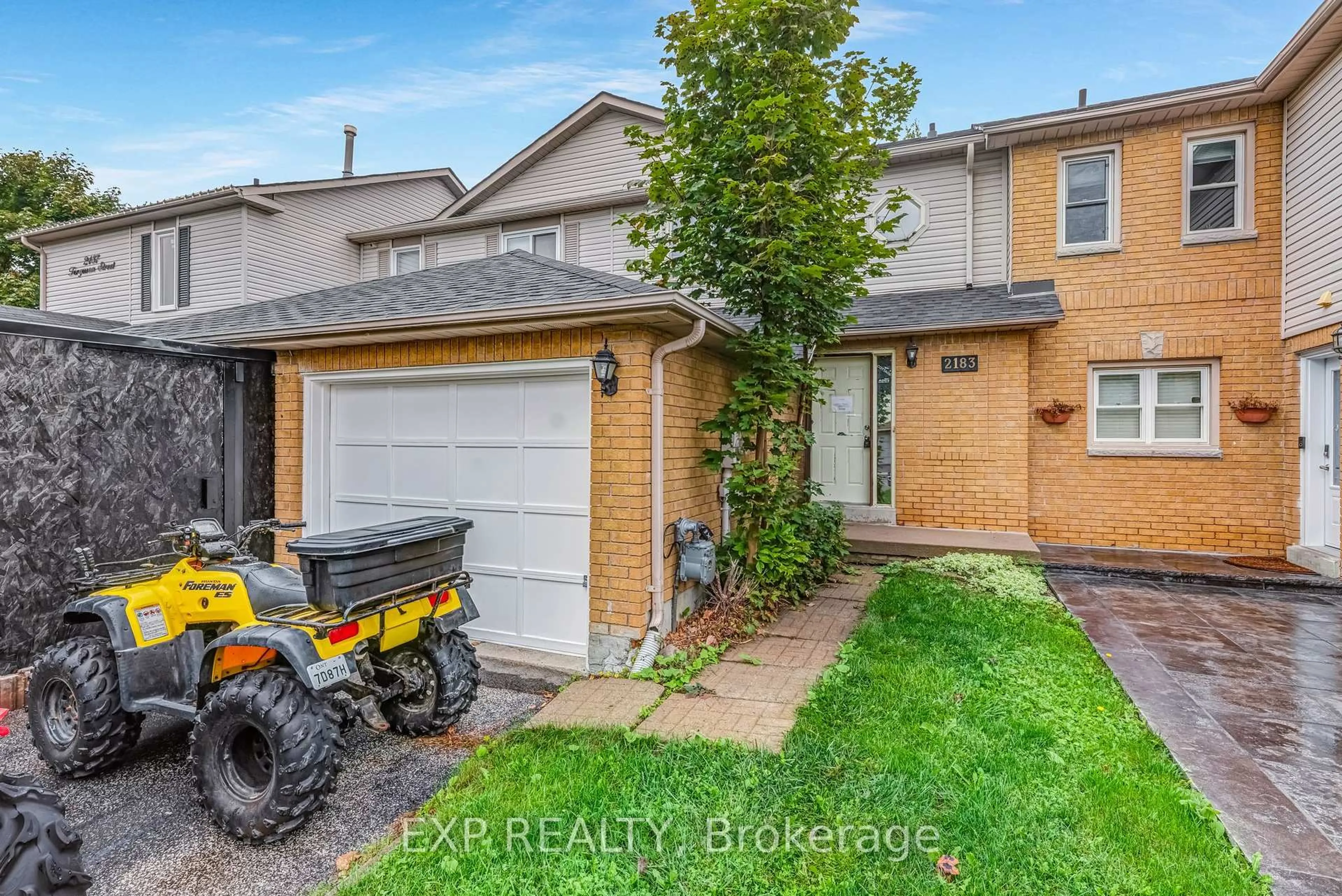 A pic from outside/outdoor area/front of a property/back of a property/a pic from drone, street for 2183 Ferguson St, Innisfil Ontario L9S 1X6