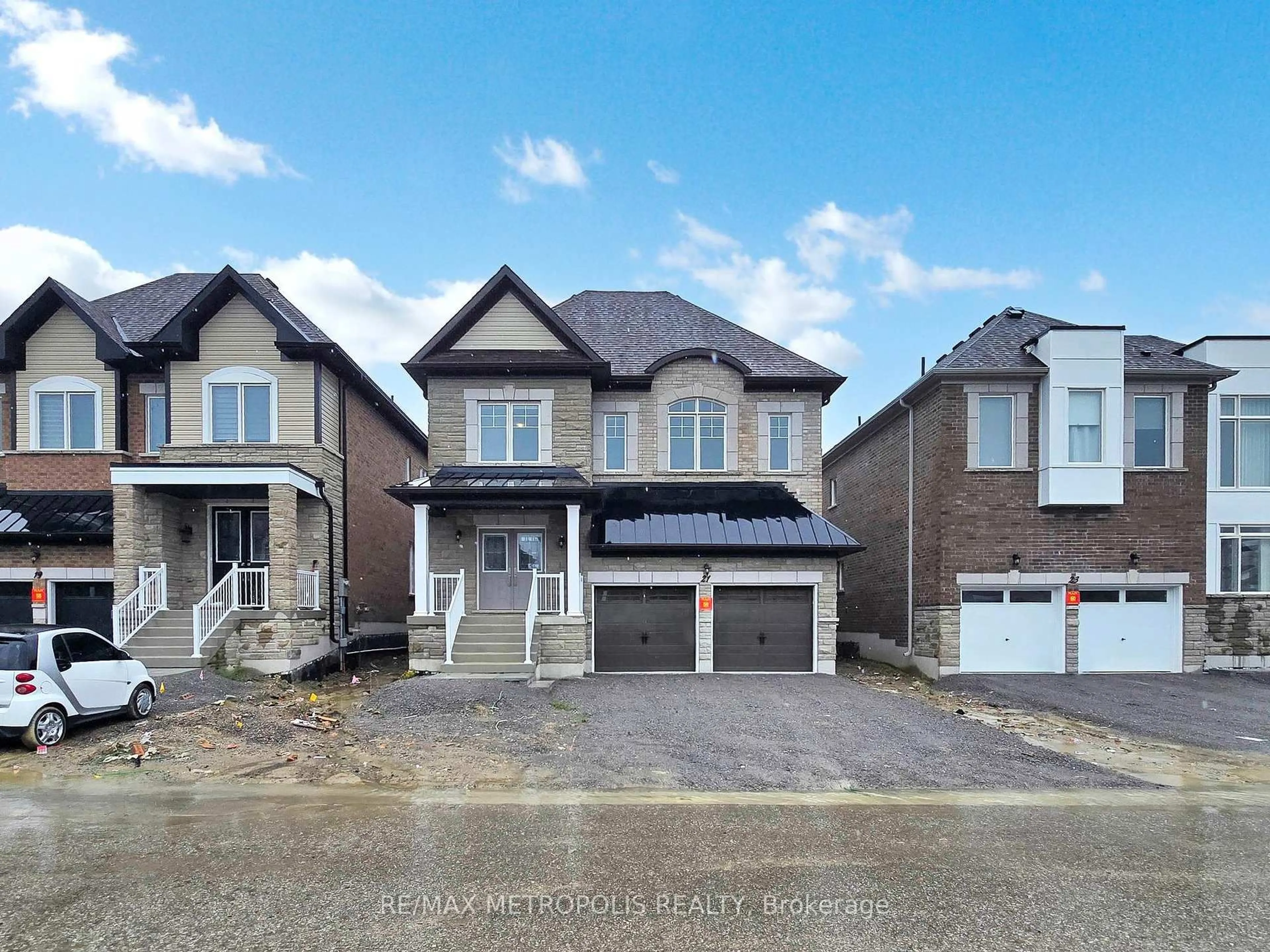 Unknown for 21 La Reine Ave, Richmond Hill Ontario L4E 2Y8