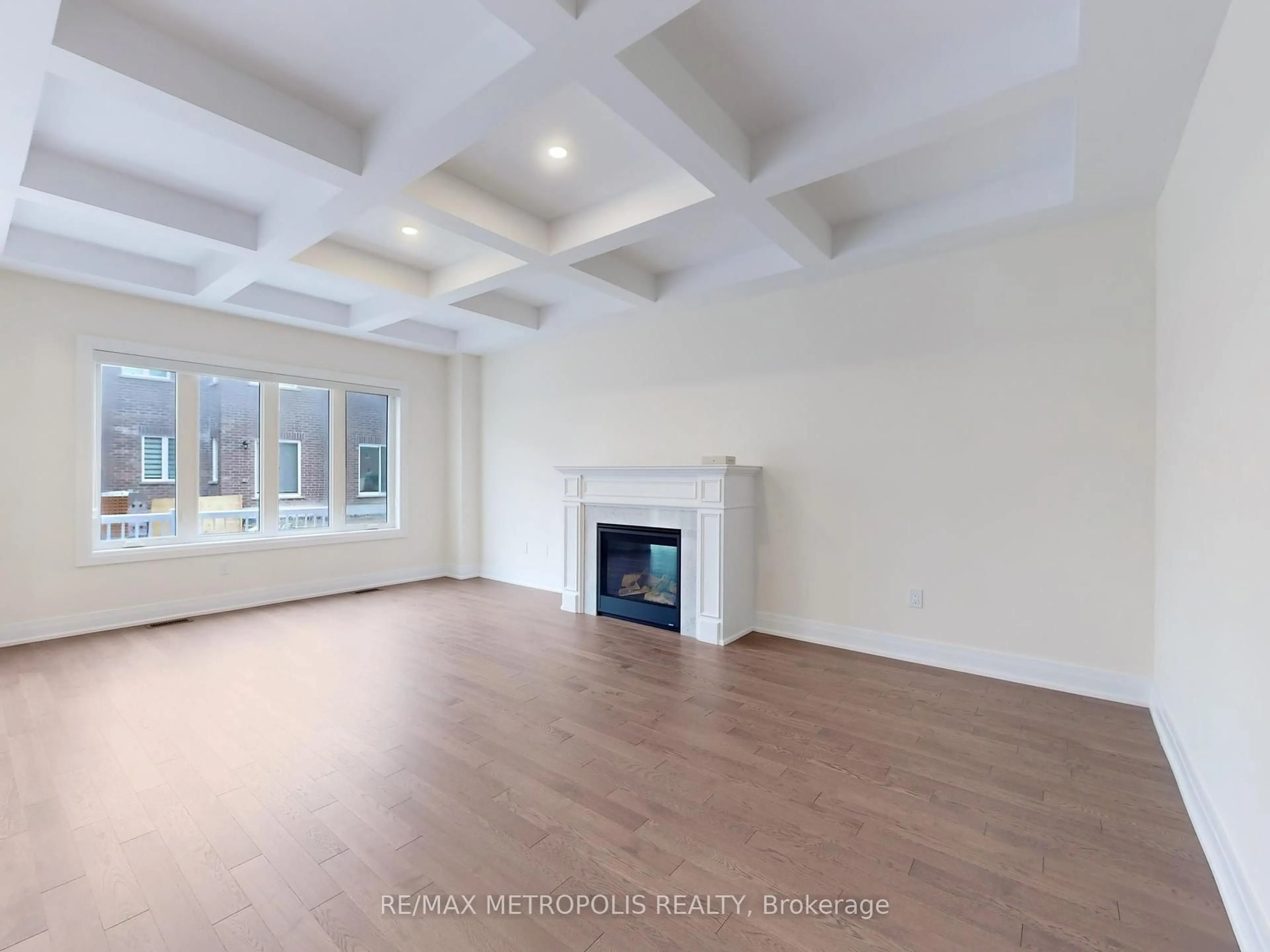 A pic of a room for 21 La Reine Ave, Richmond Hill Ontario L4E 2Y8