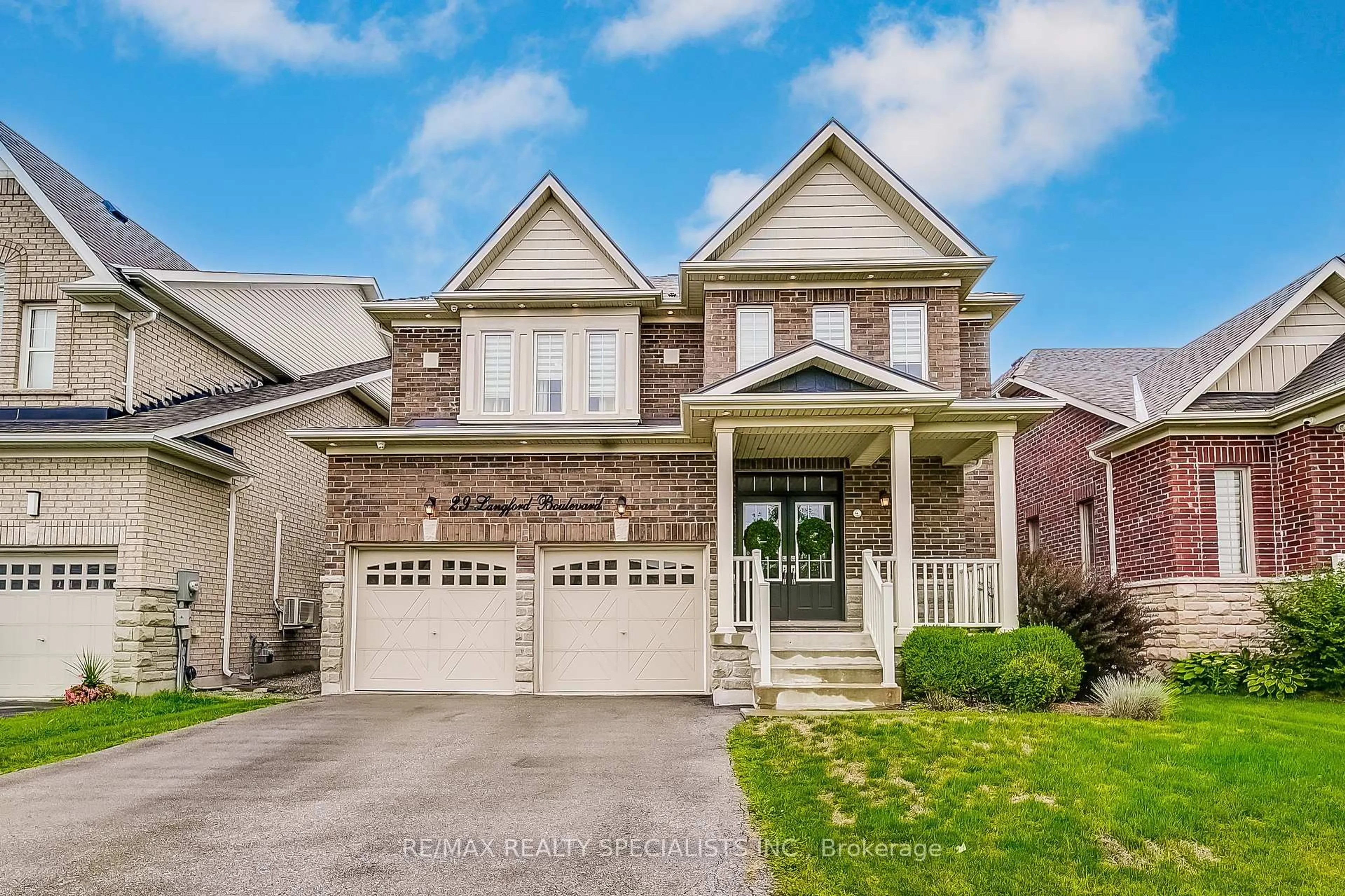 Home with brick exterior material, street for 29 Langford Blvd, Bradford West Gwillimbury Ontario L3Z 0X6