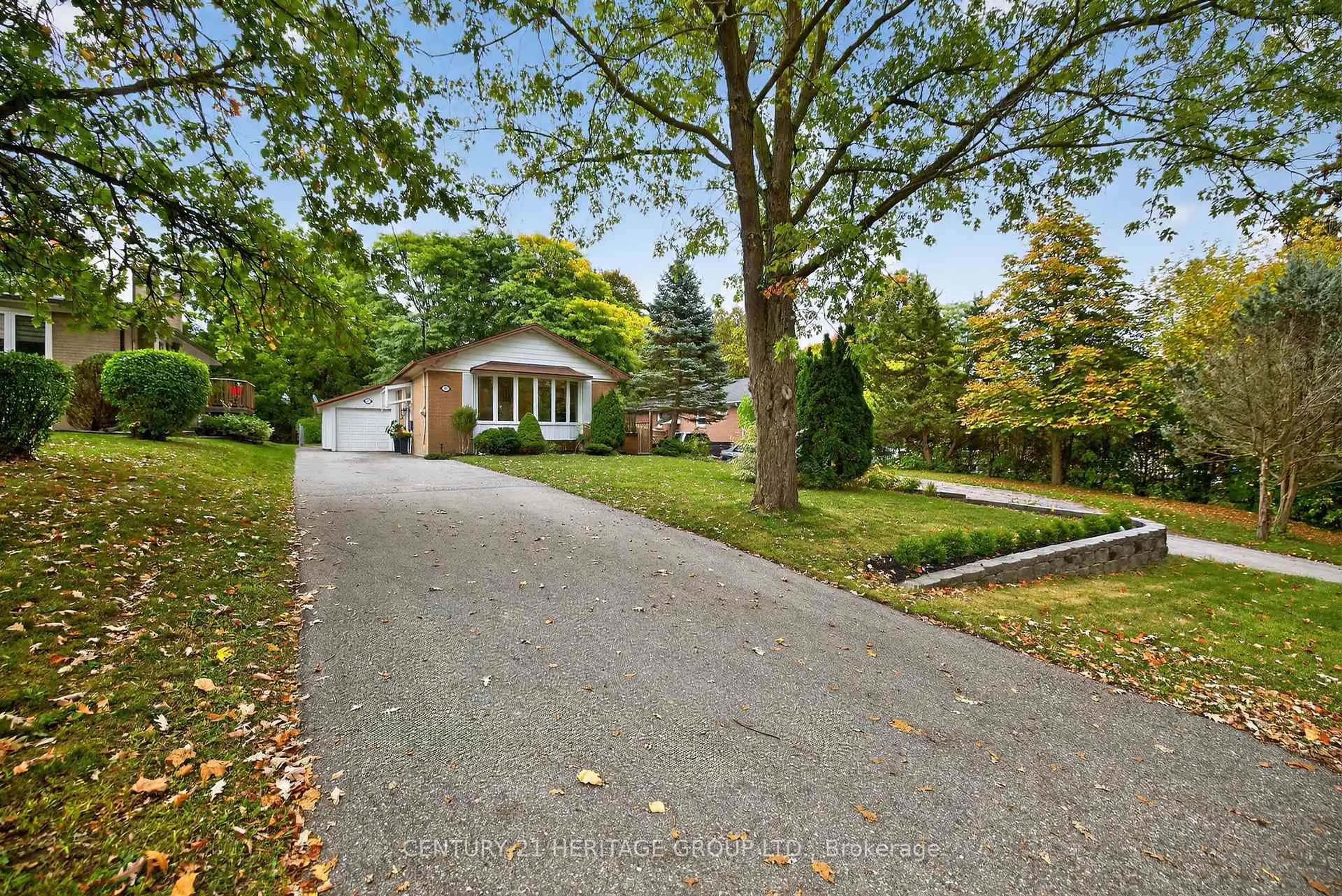 Unknown for 49 Bayview Pkwy, Newmarket Ontario L3Y 3W2
