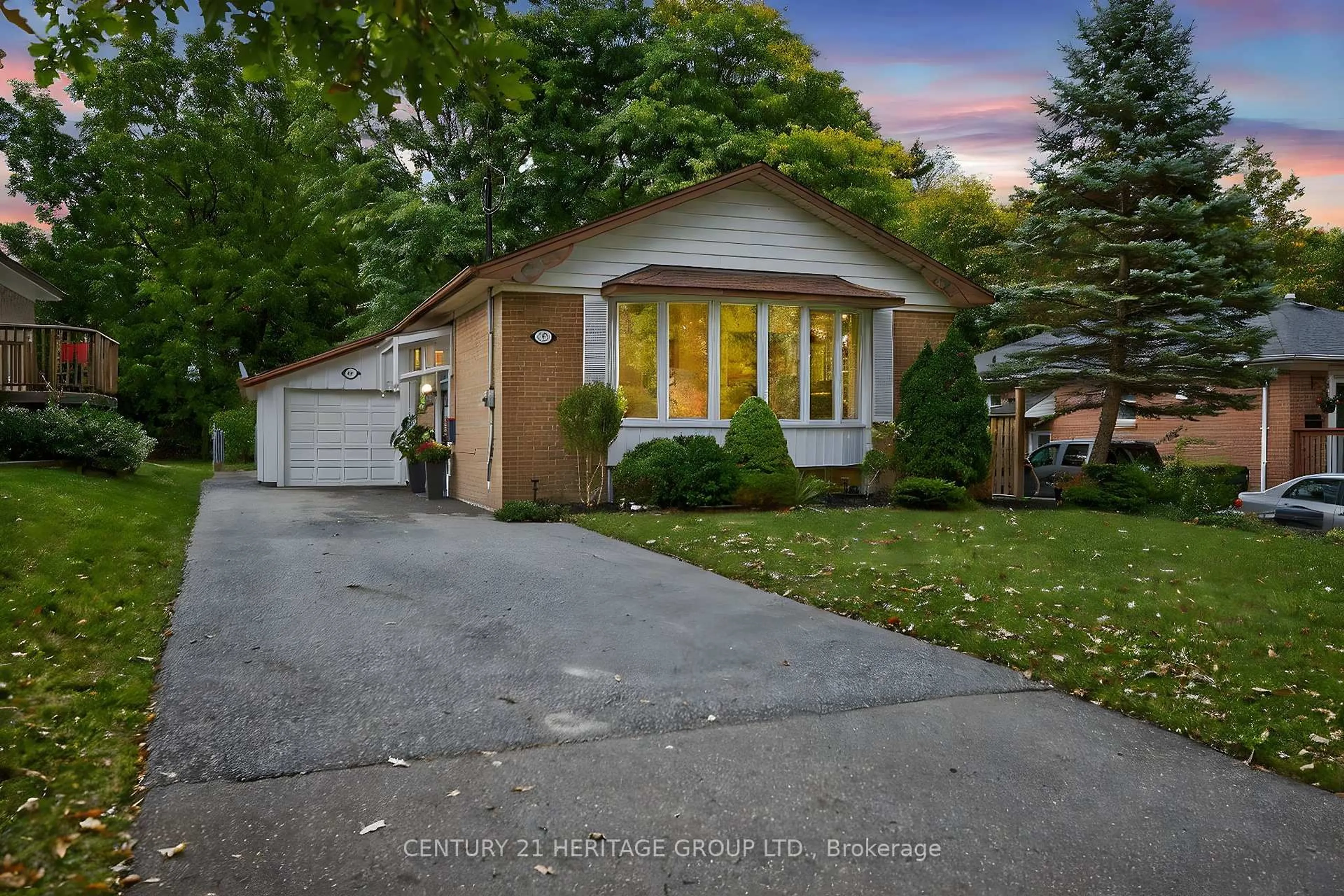 Unknown for 49 Bayview Pkwy, Newmarket Ontario L3Y 3W2