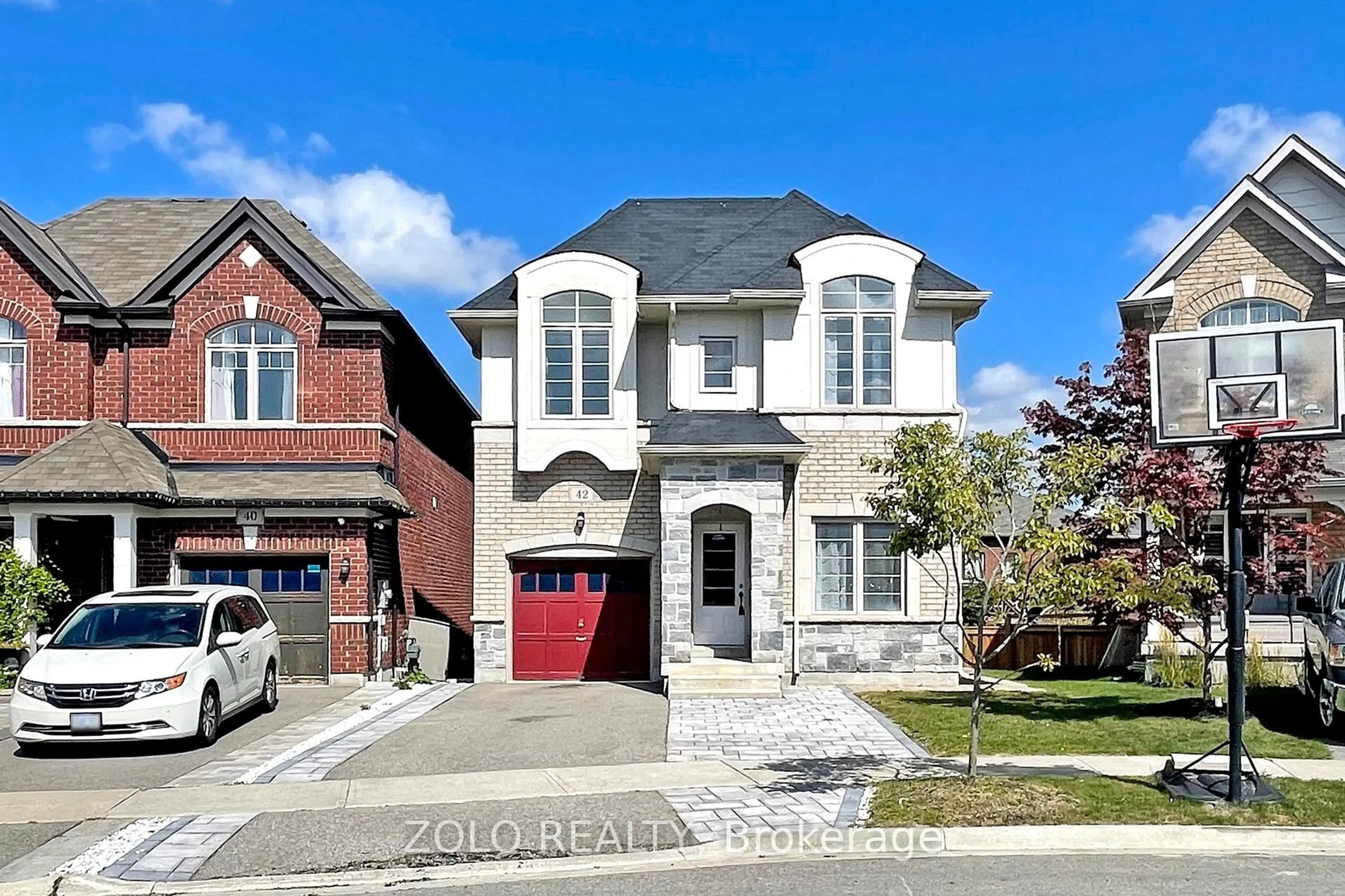 Home with brick exterior material, street for 42 Foxberry Rd, East Gwillimbury Ontario L9N 0P6