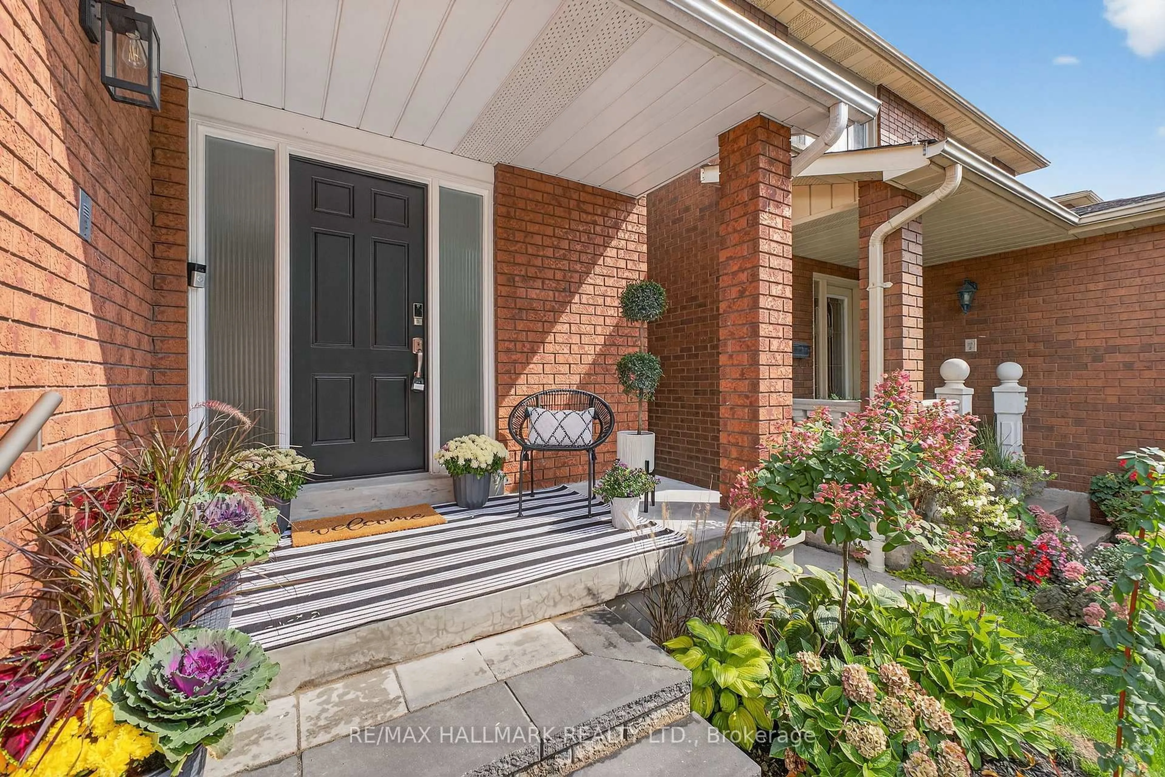 Home with brick exterior material, street for 69 Wade Gate, Vaughan Ontario L4J 5X5