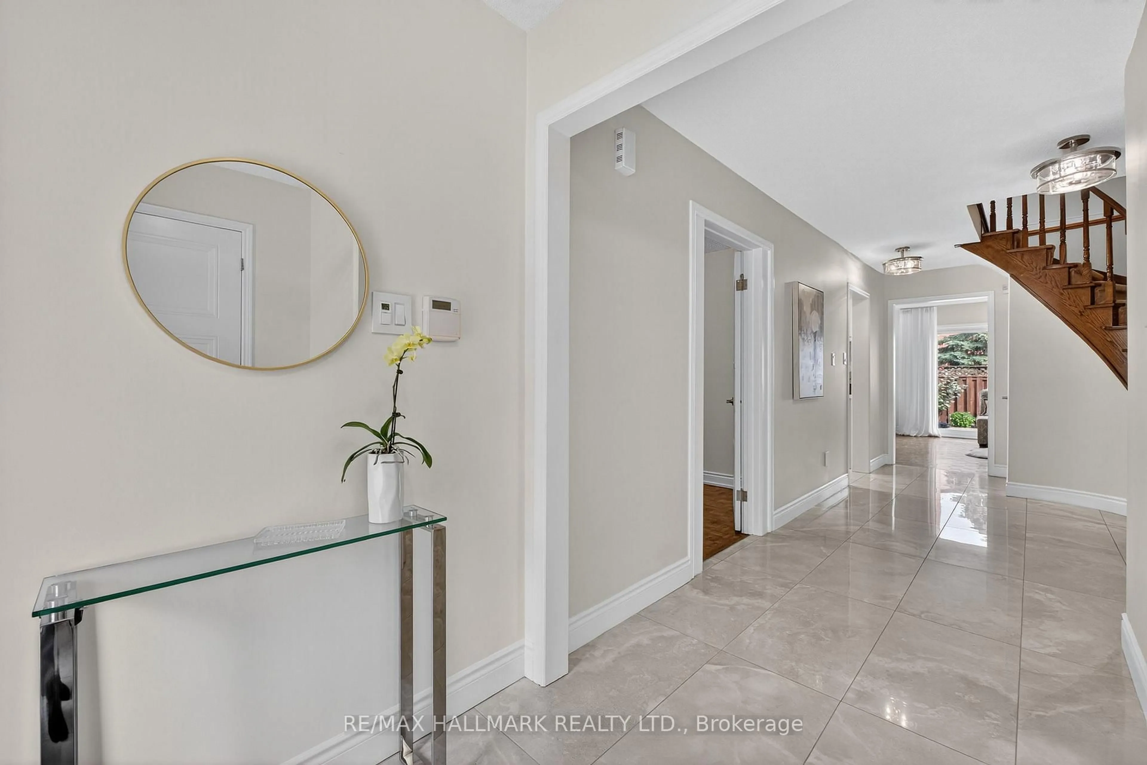 Indoor entryway for 69 Wade Gate, Vaughan Ontario L4J 5X5