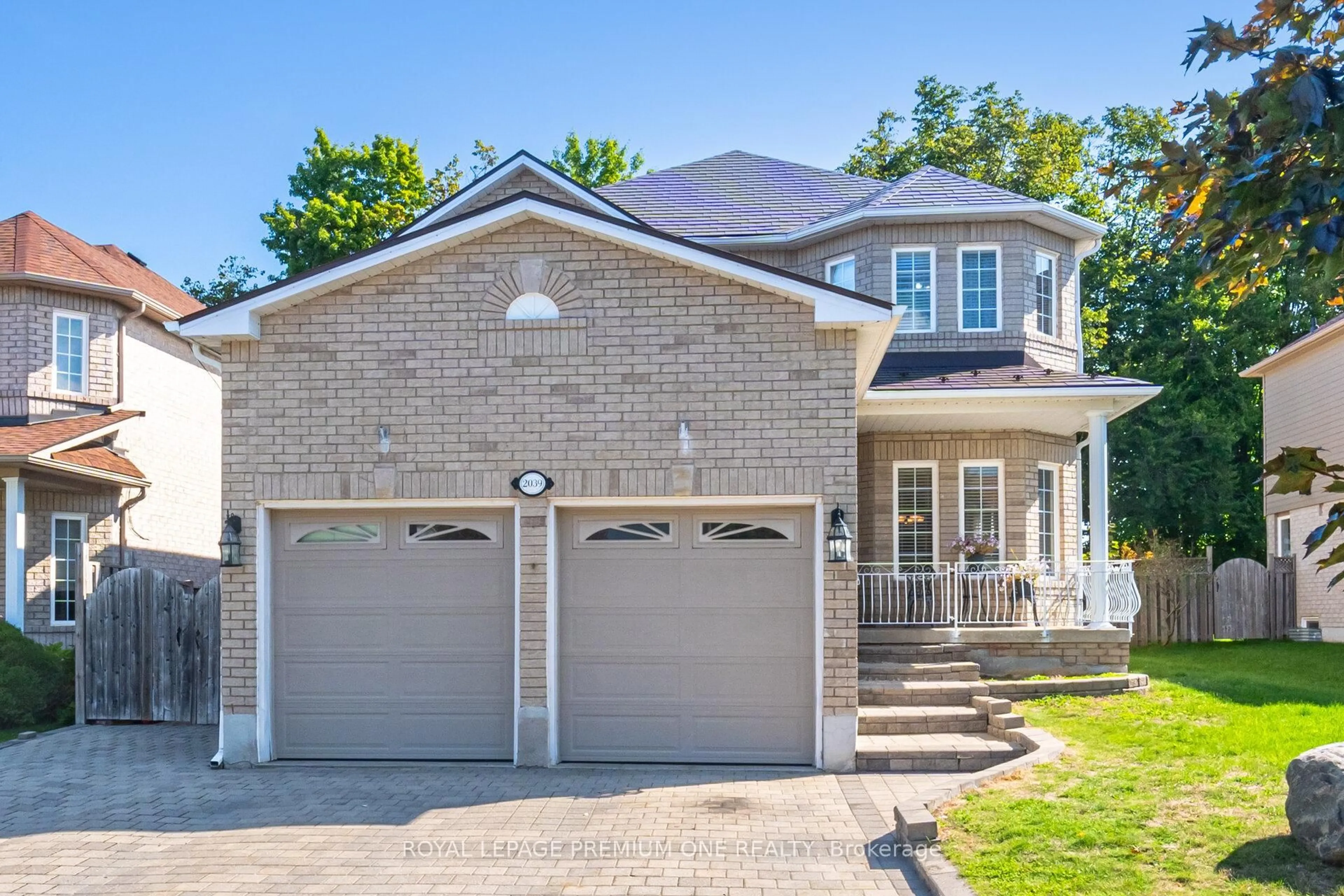 Home with brick exterior material, street for 2039 Thompson St, Innisfil Ontario L9S 4Z1