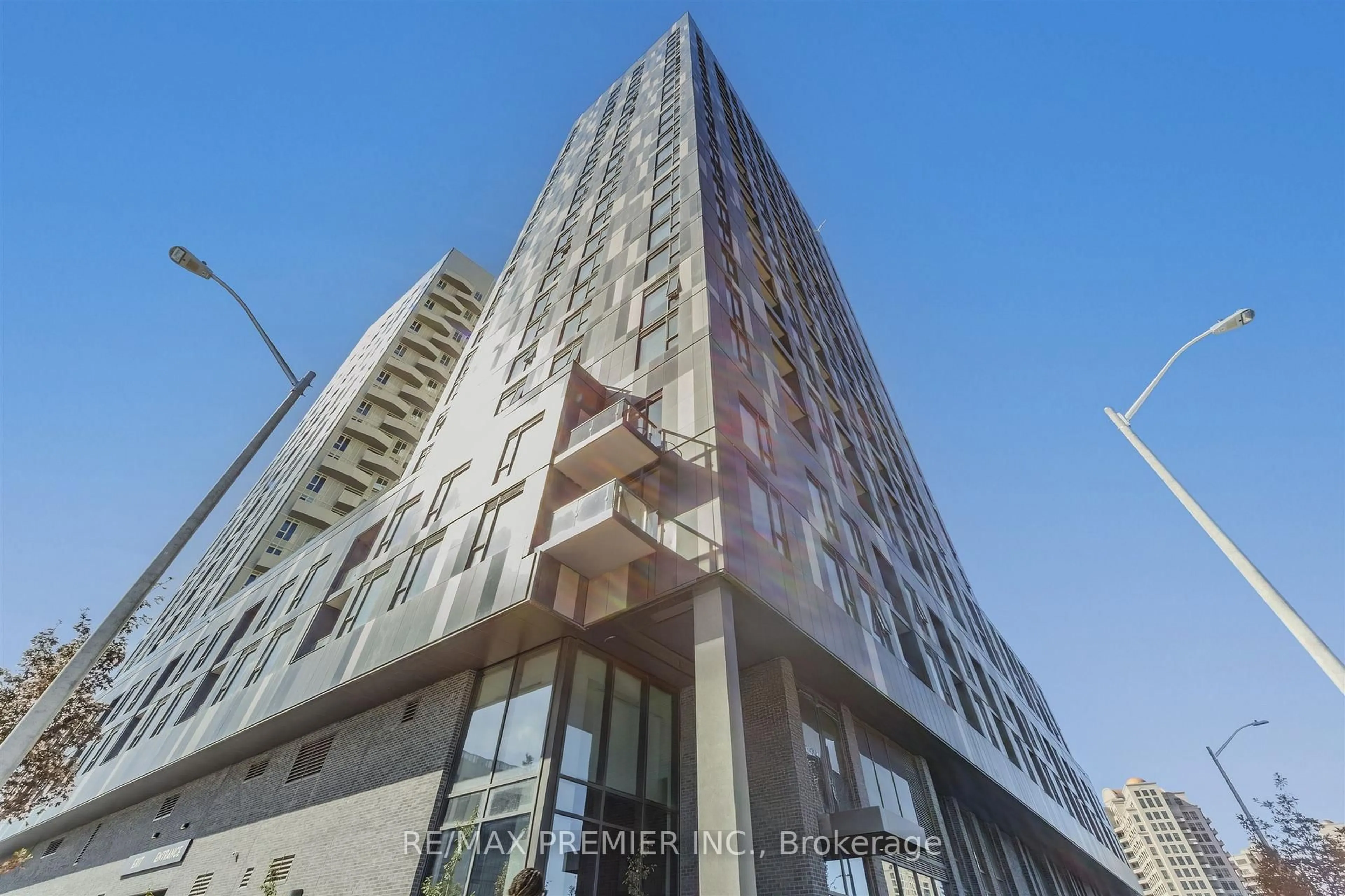 Indoor foyer for 474 Caldari Rd #1009, Vaughan Ontario L4K 0R5