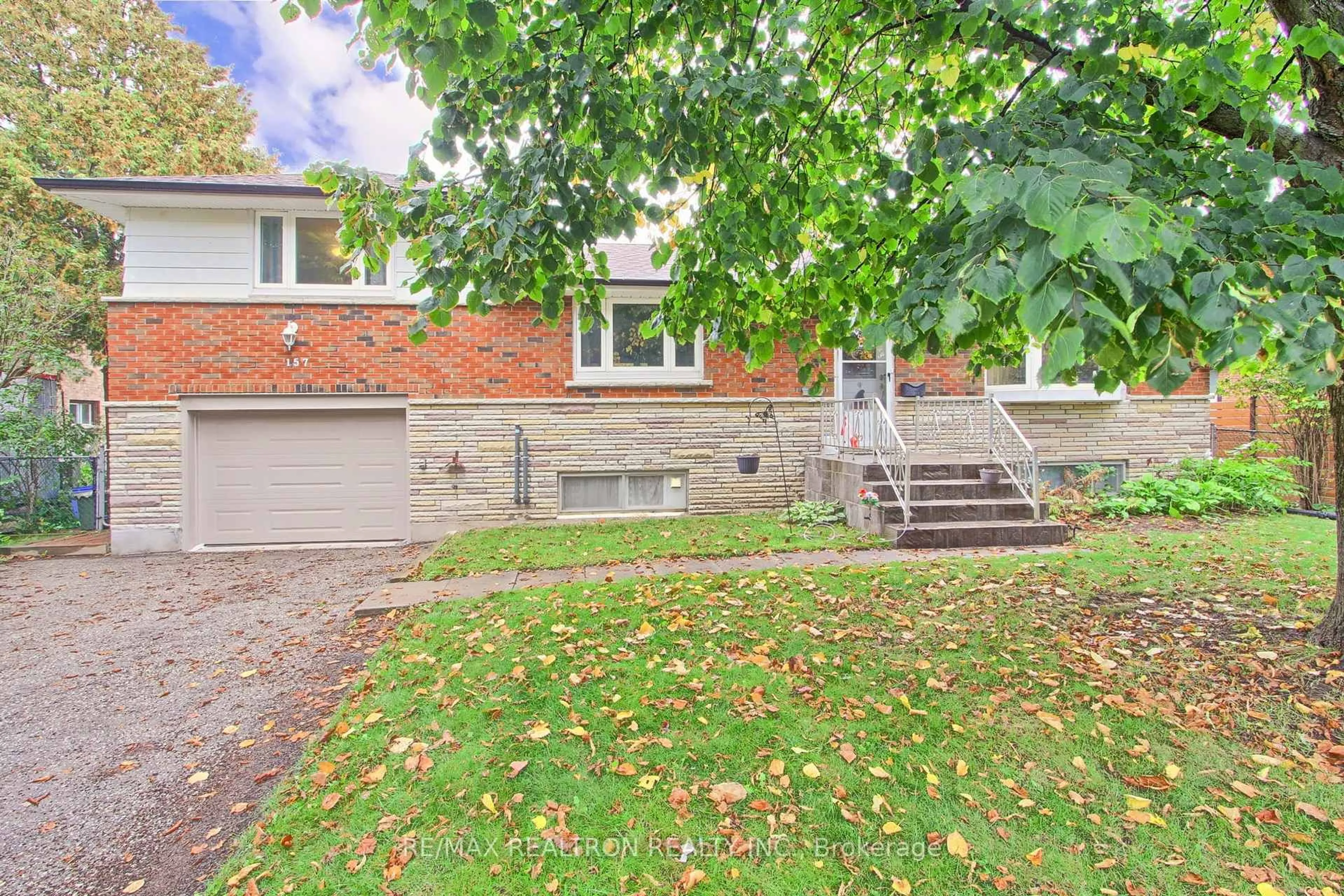 Home with brick exterior material, street for 157 Maplegrove Ave, Bradford West Gwillimbury Ontario L3Z 1S9