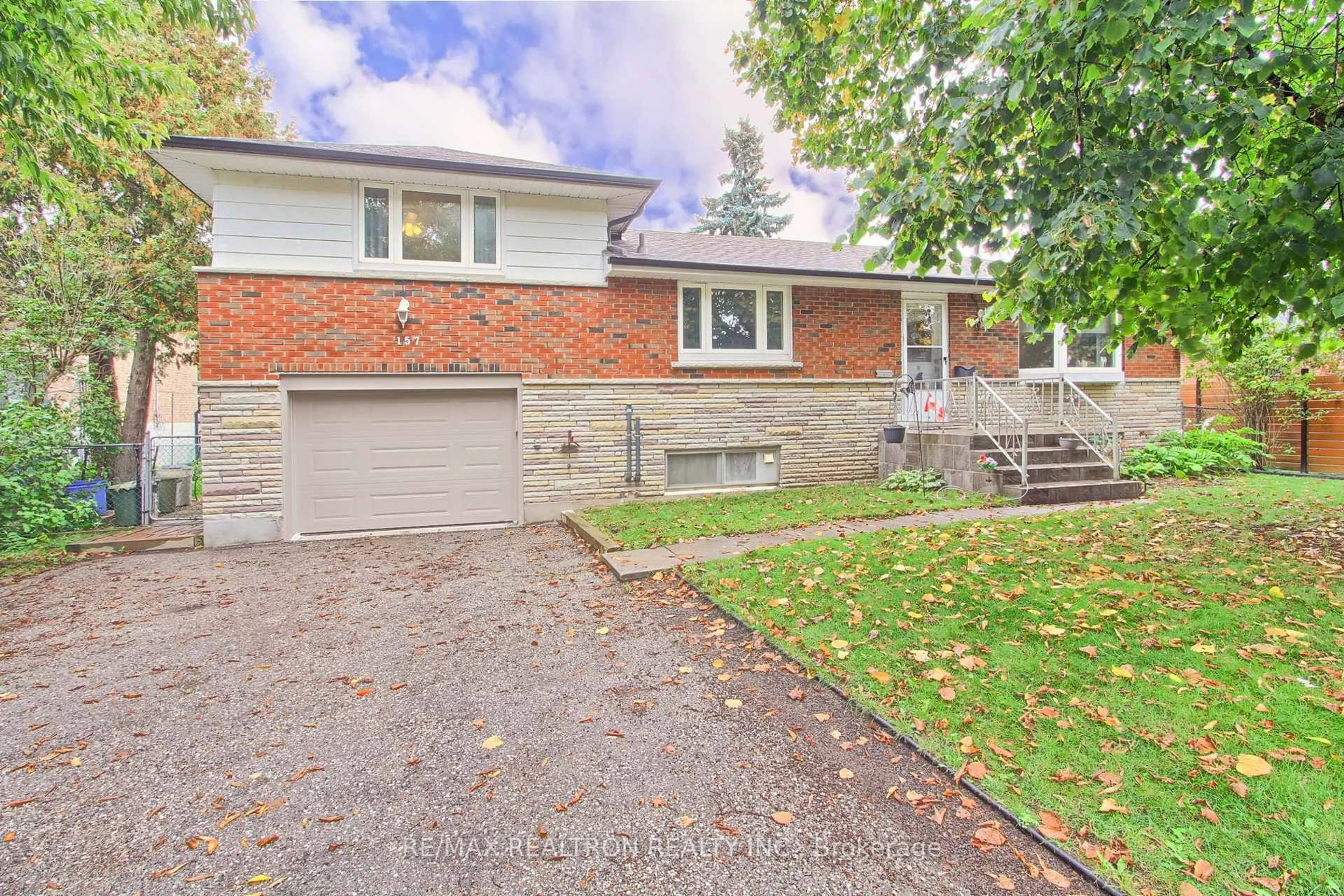 Home with brick exterior material, street for 157 Maplegrove Ave, Bradford West Gwillimbury Ontario L3Z 1S9