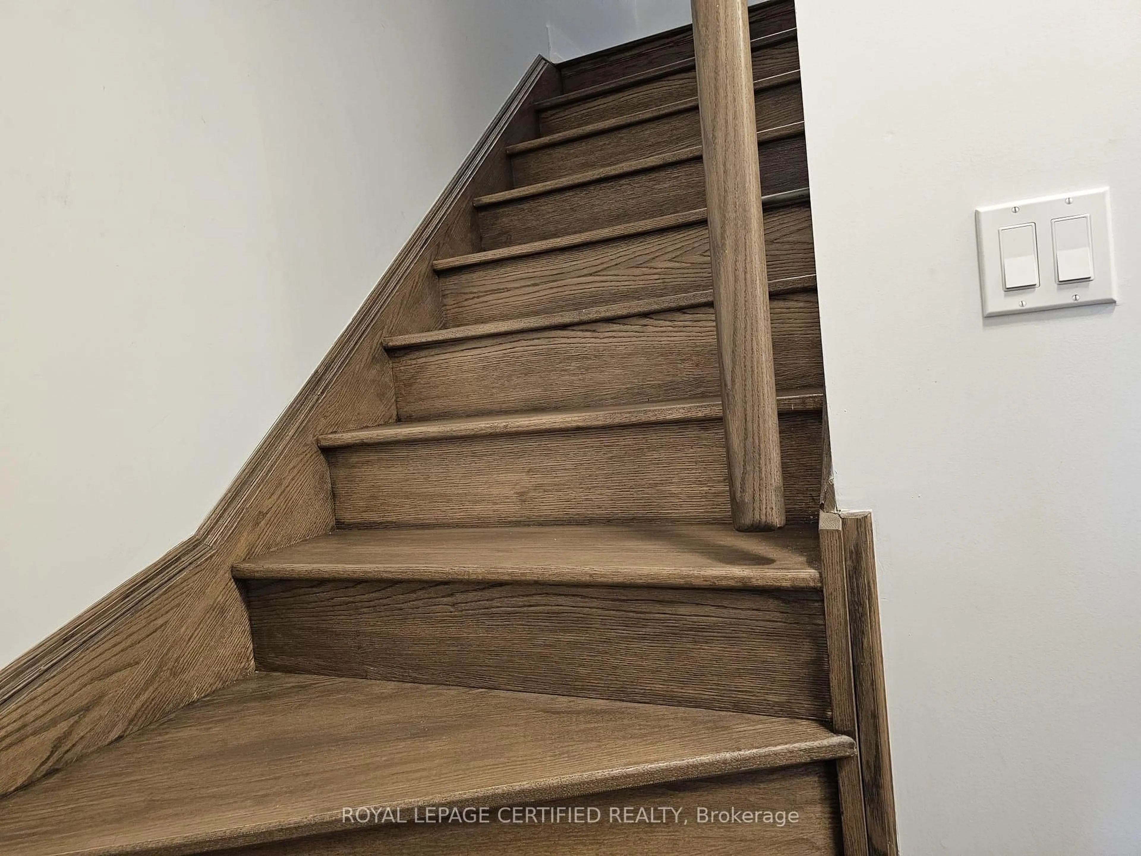 Stairs for 9560 Islington Ave #L115, Vaughan Ontario L4H 5E8