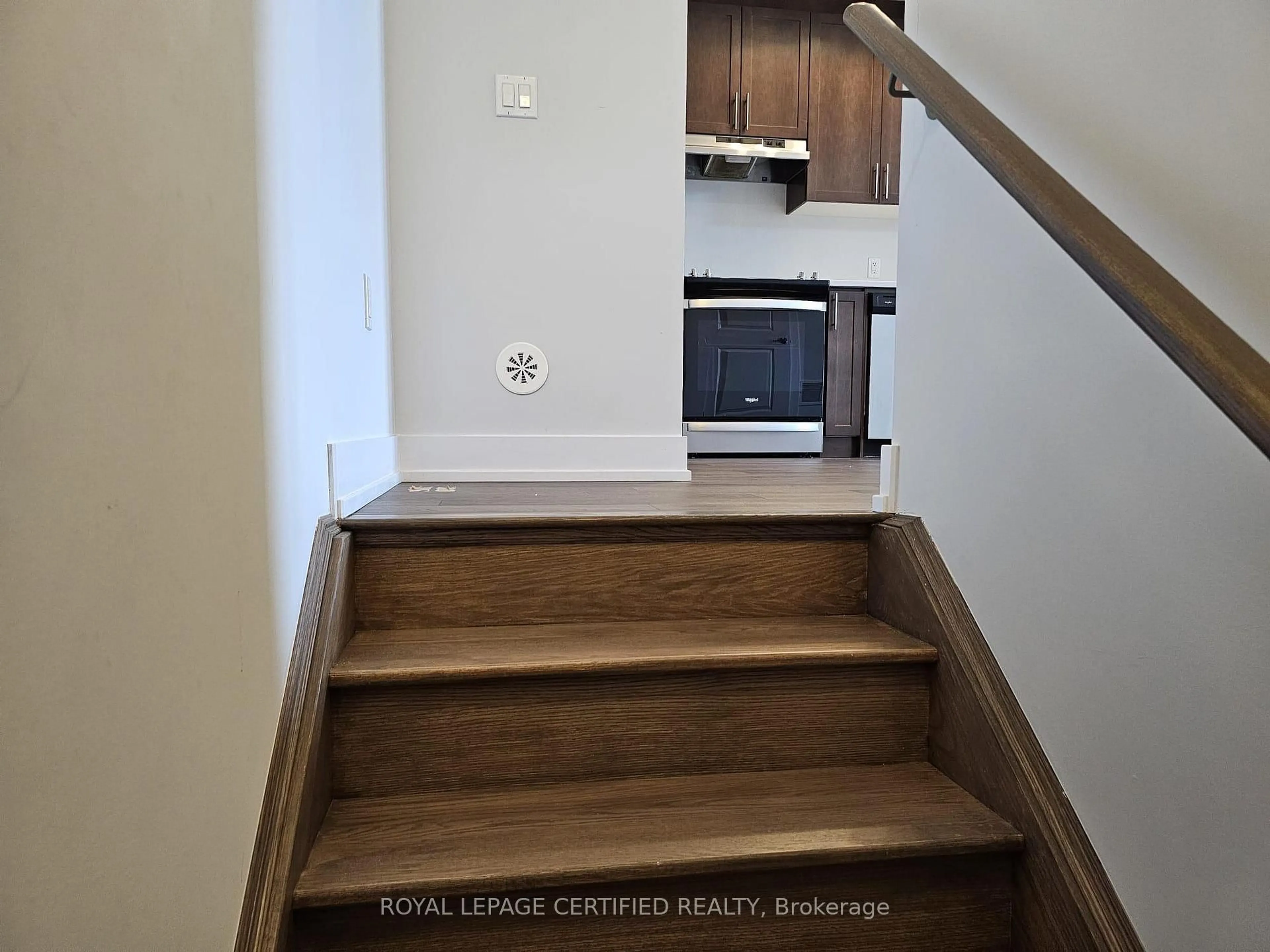 Stairs for 9560 Islington Ave #L115, Vaughan Ontario L4H 5E8