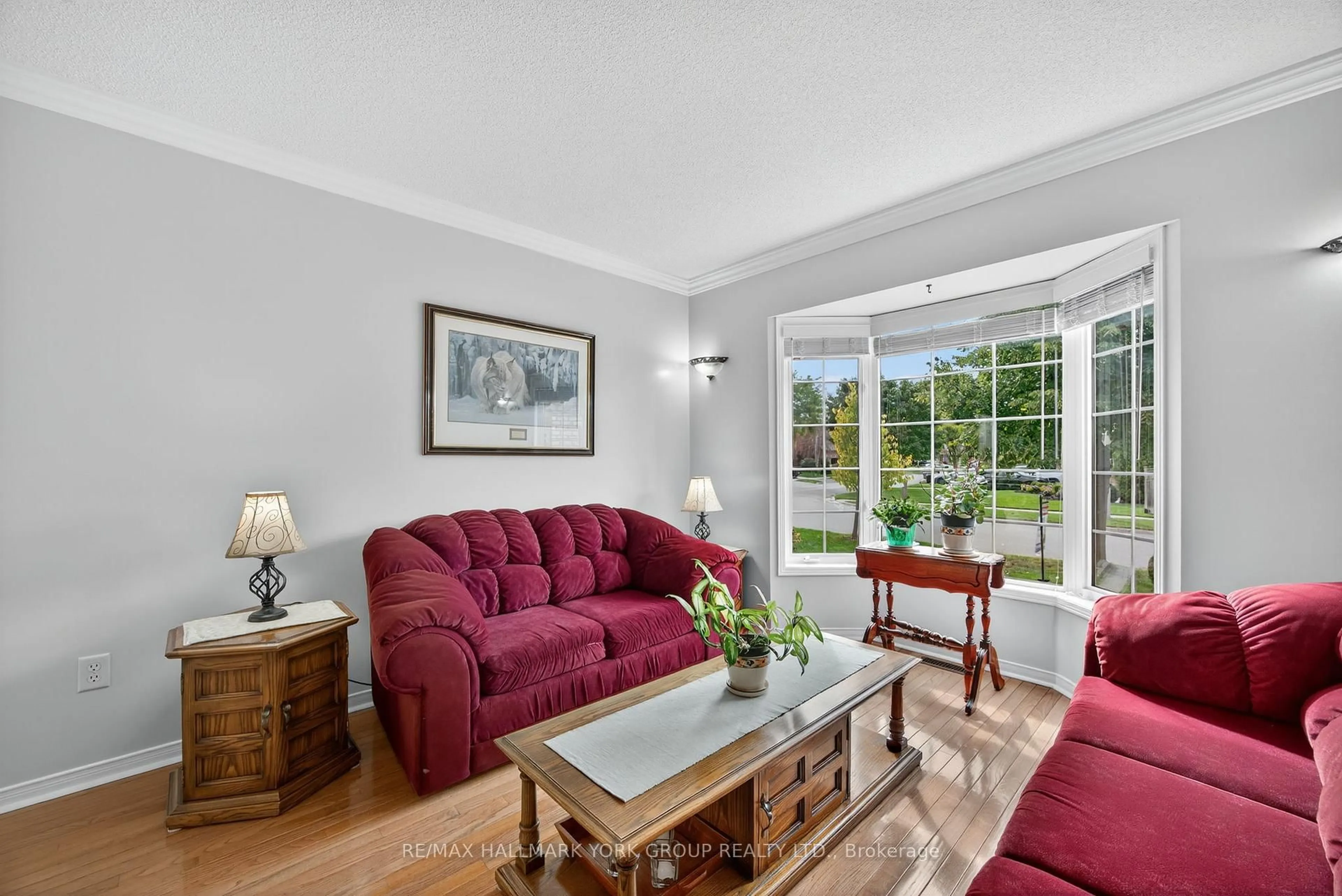 Living room with furniture, unknown for 9 Reynolds Ave, New Tecumseth Ontario L0G 1A0
