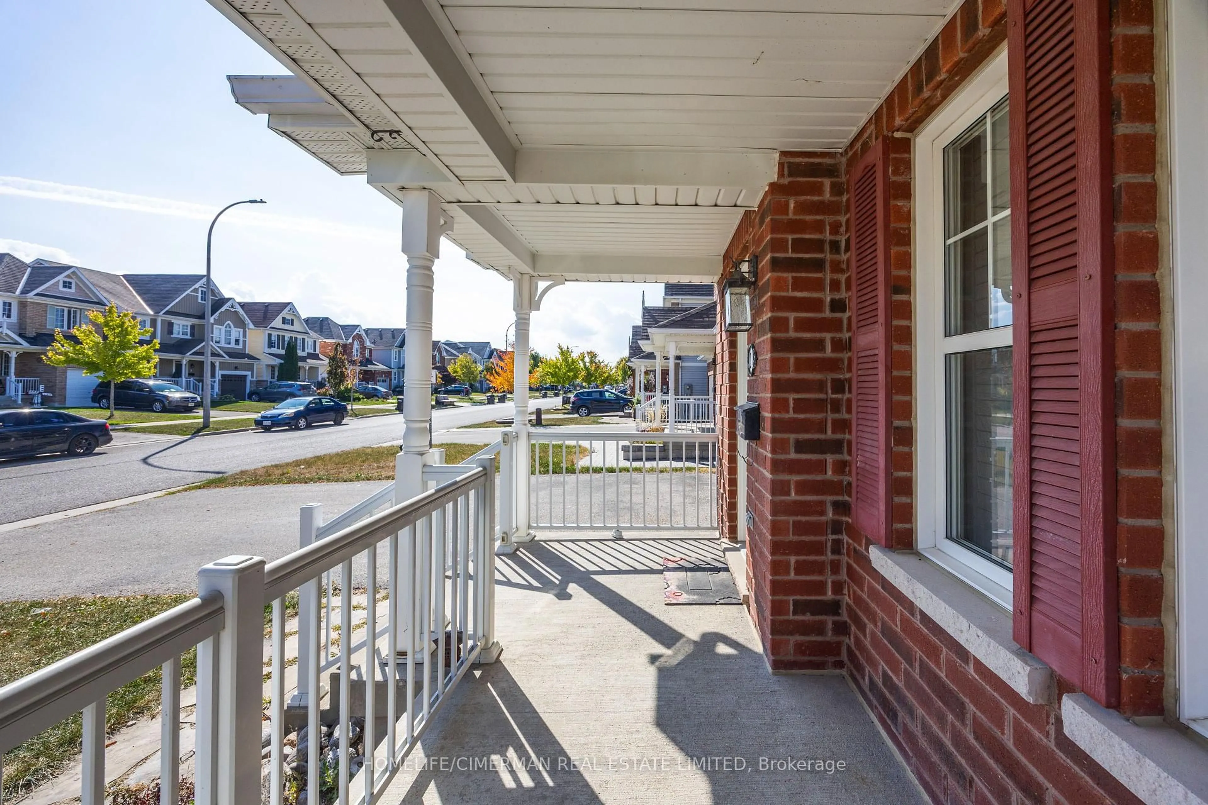 Patio, street for 208 Shephard Ave, New Tecumseth Ontario L9R 0K1