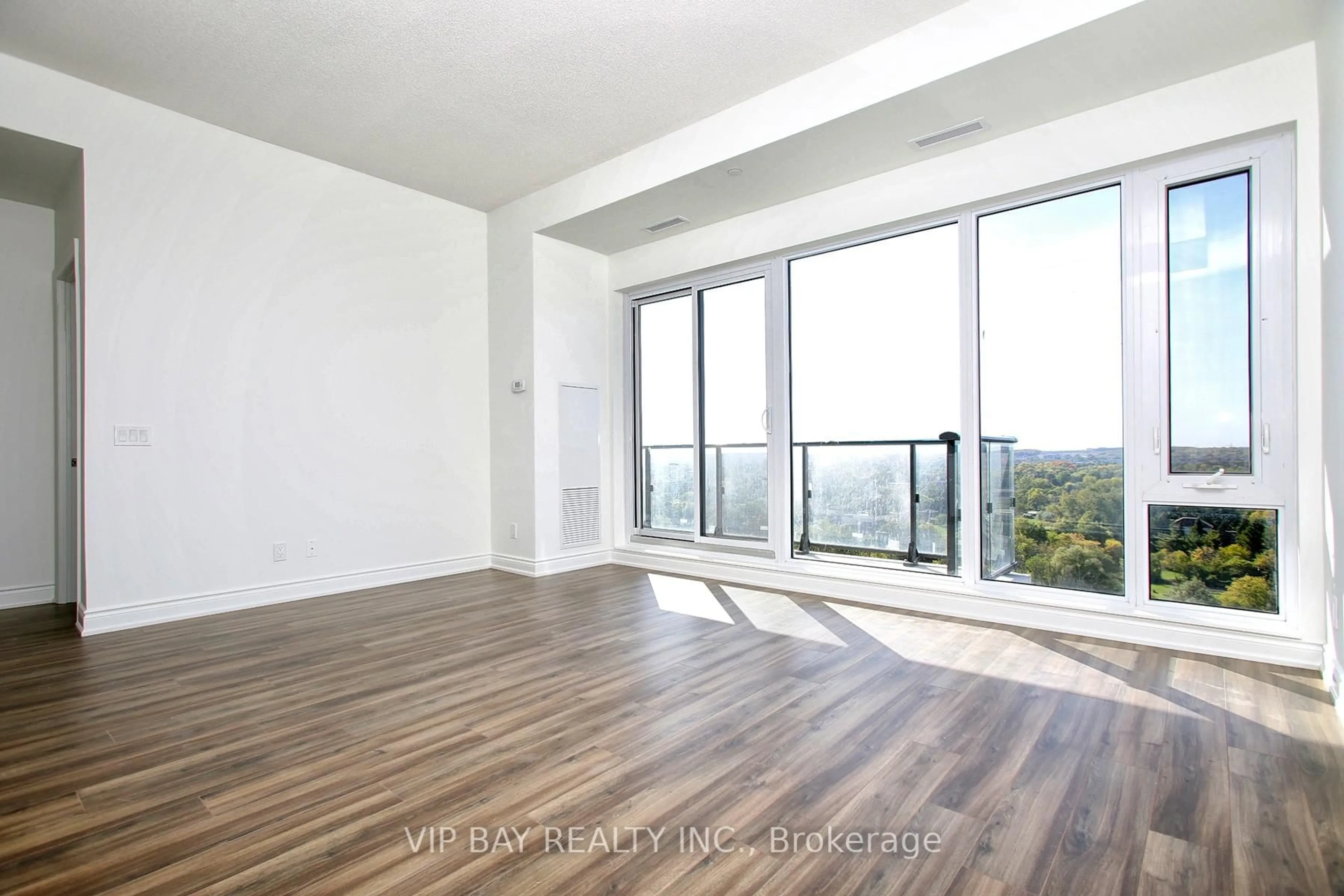 A pic of a room for 9618 Yonge St #1608, Richmond Hill Ontario L4C 0X5