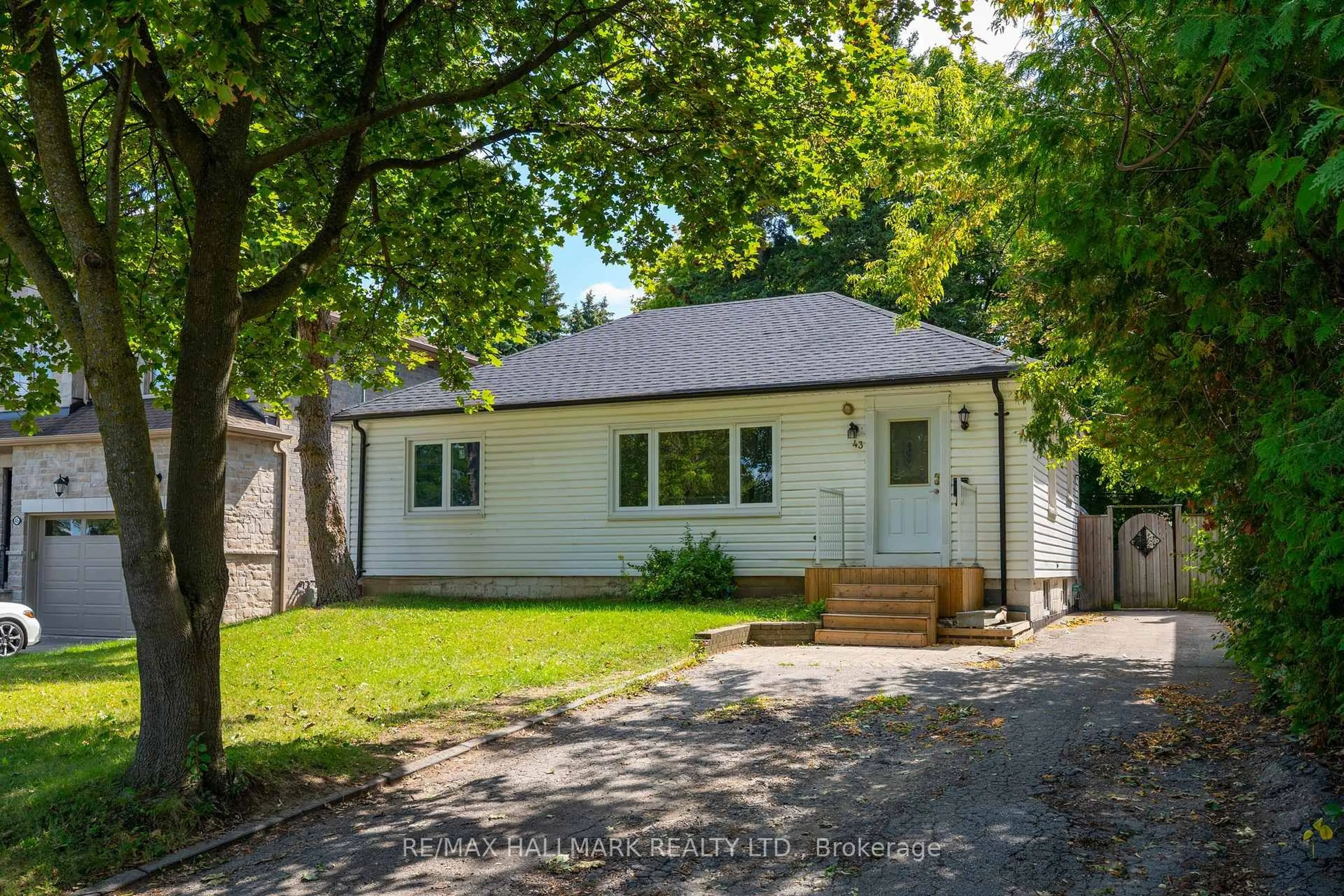 Unknown for 43 Meadowview Ave, Markham Ontario L3T 1K6
