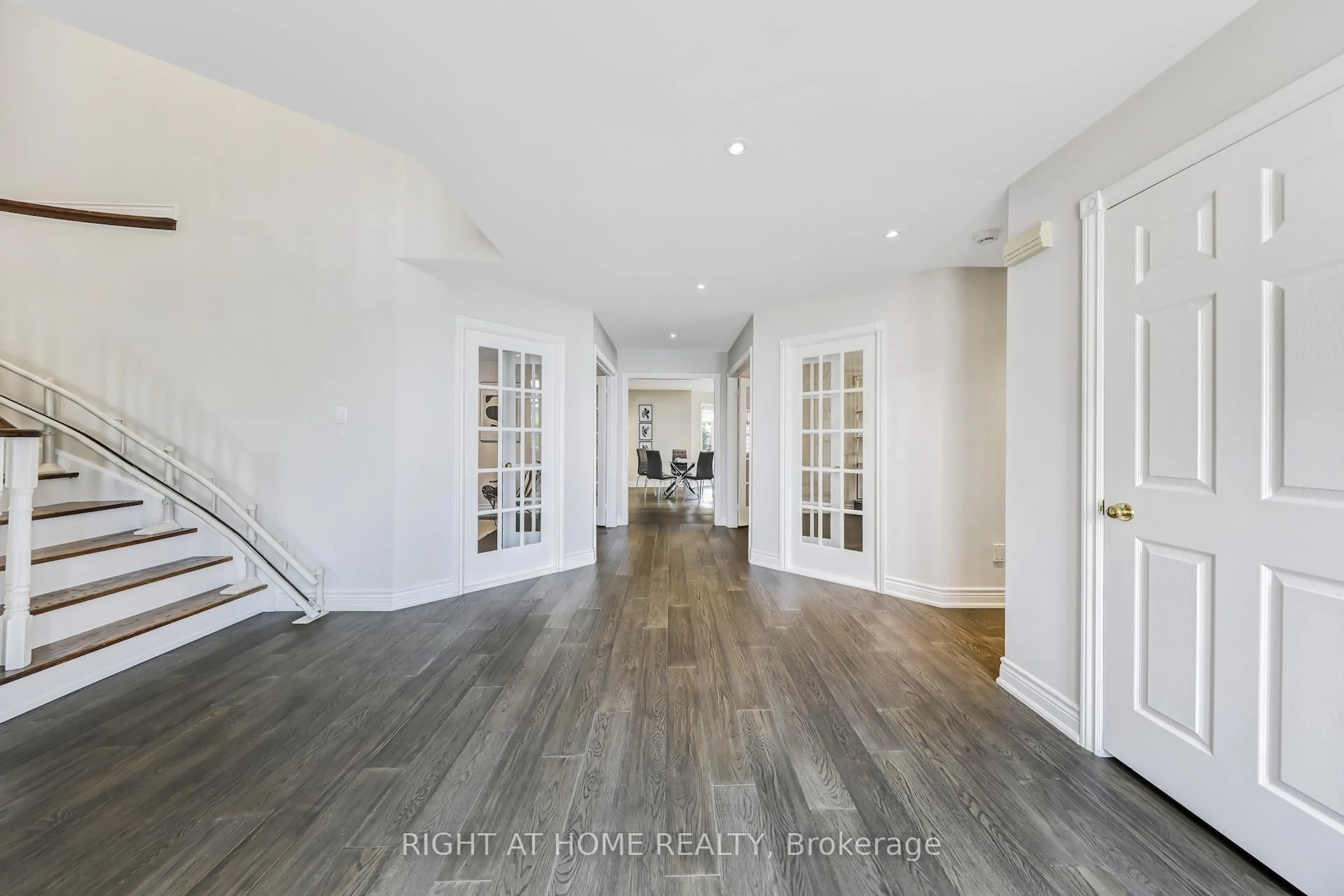 Unknown for 20 Woburn Dr, Vaughan Ontario L4L 7H8