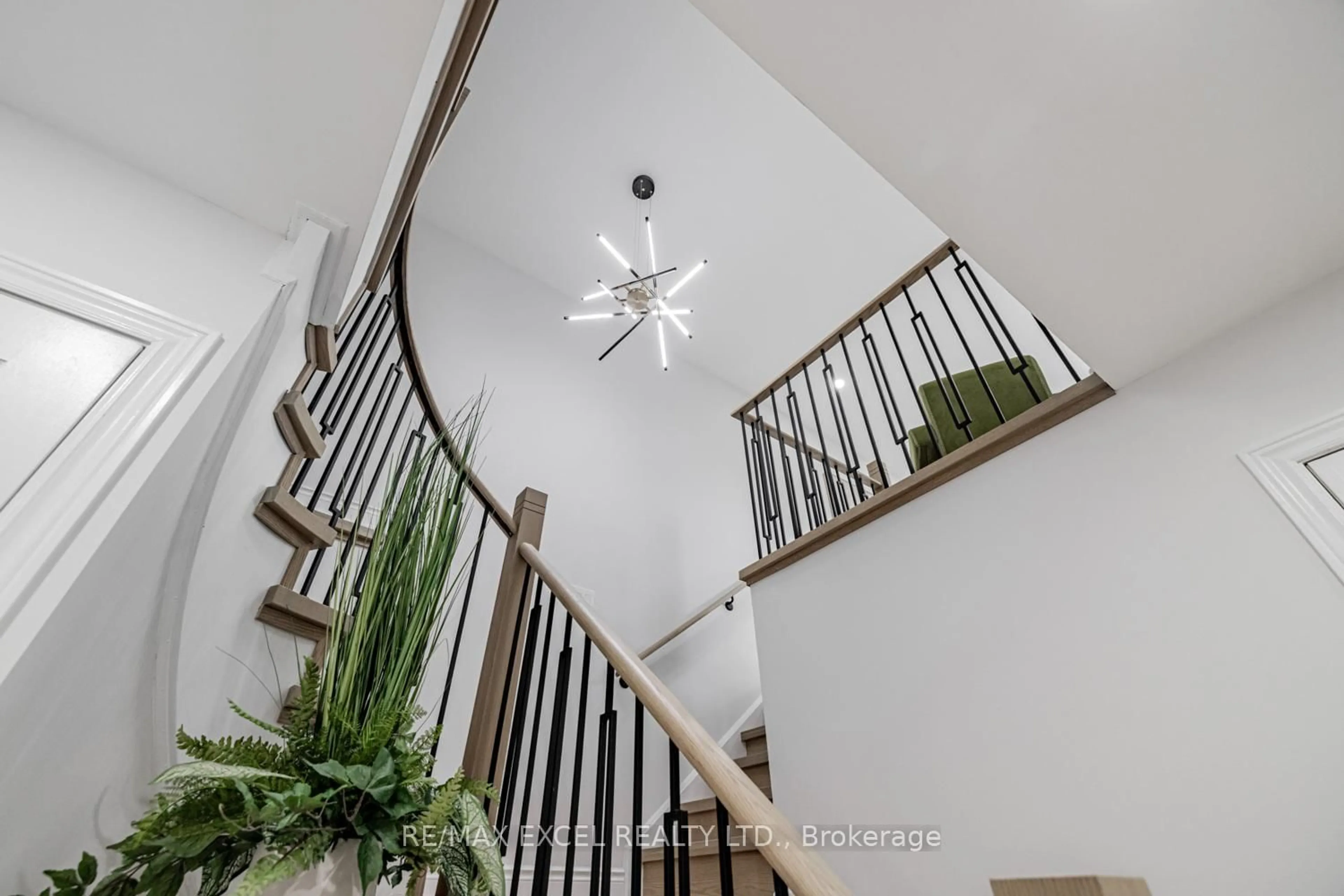 Stairs for 112 October Lane, Aurora Ontario L4G 6Z8