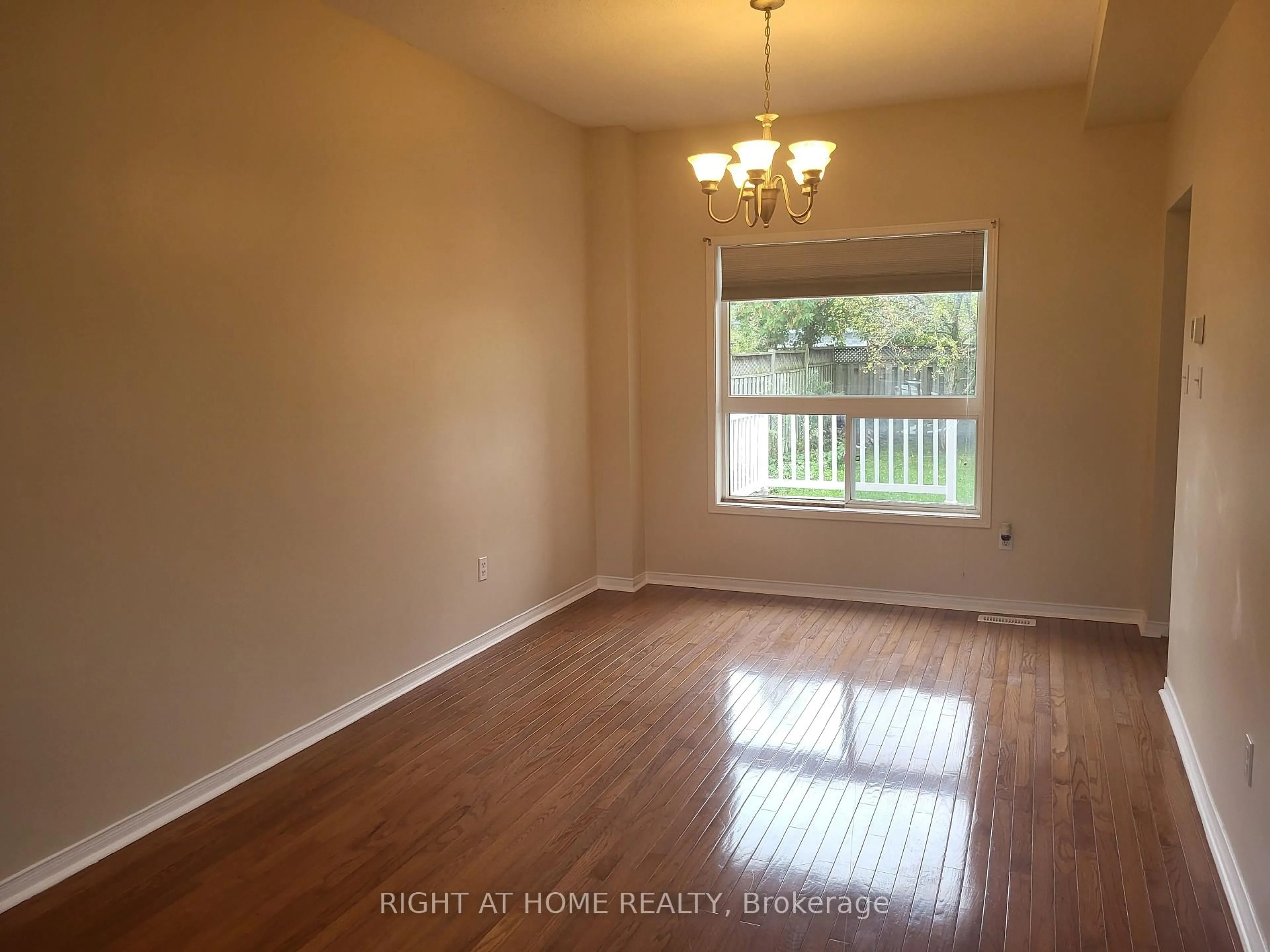 A pic of a room for 1964 Emerald Crt, Innisfil Ontario L9S 2A1