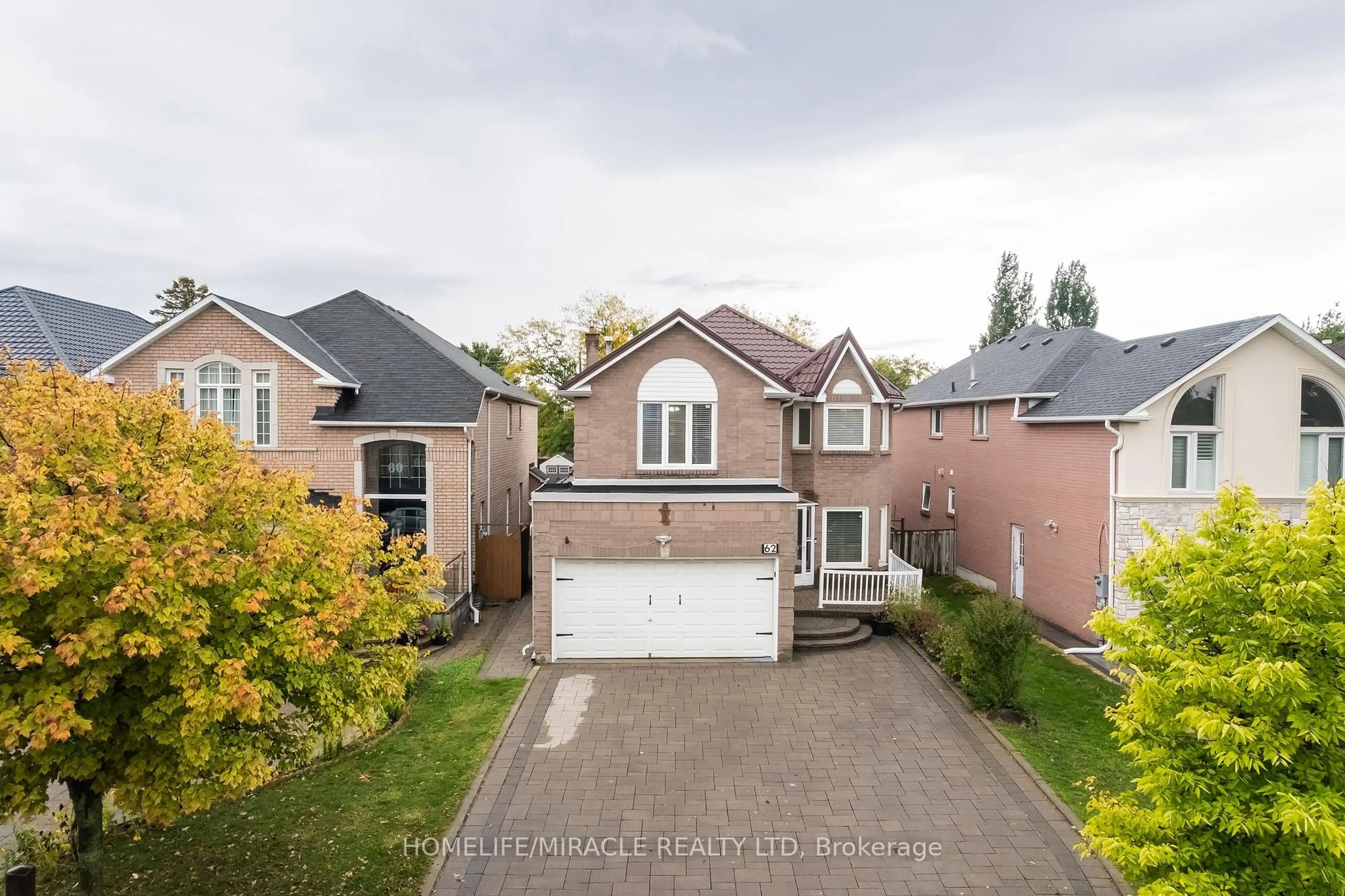 A pic from outside/outdoor area/front of a property/back of a property/a pic from drone, street for 62 Walford Rd, Markham Ontario L3S 2T1