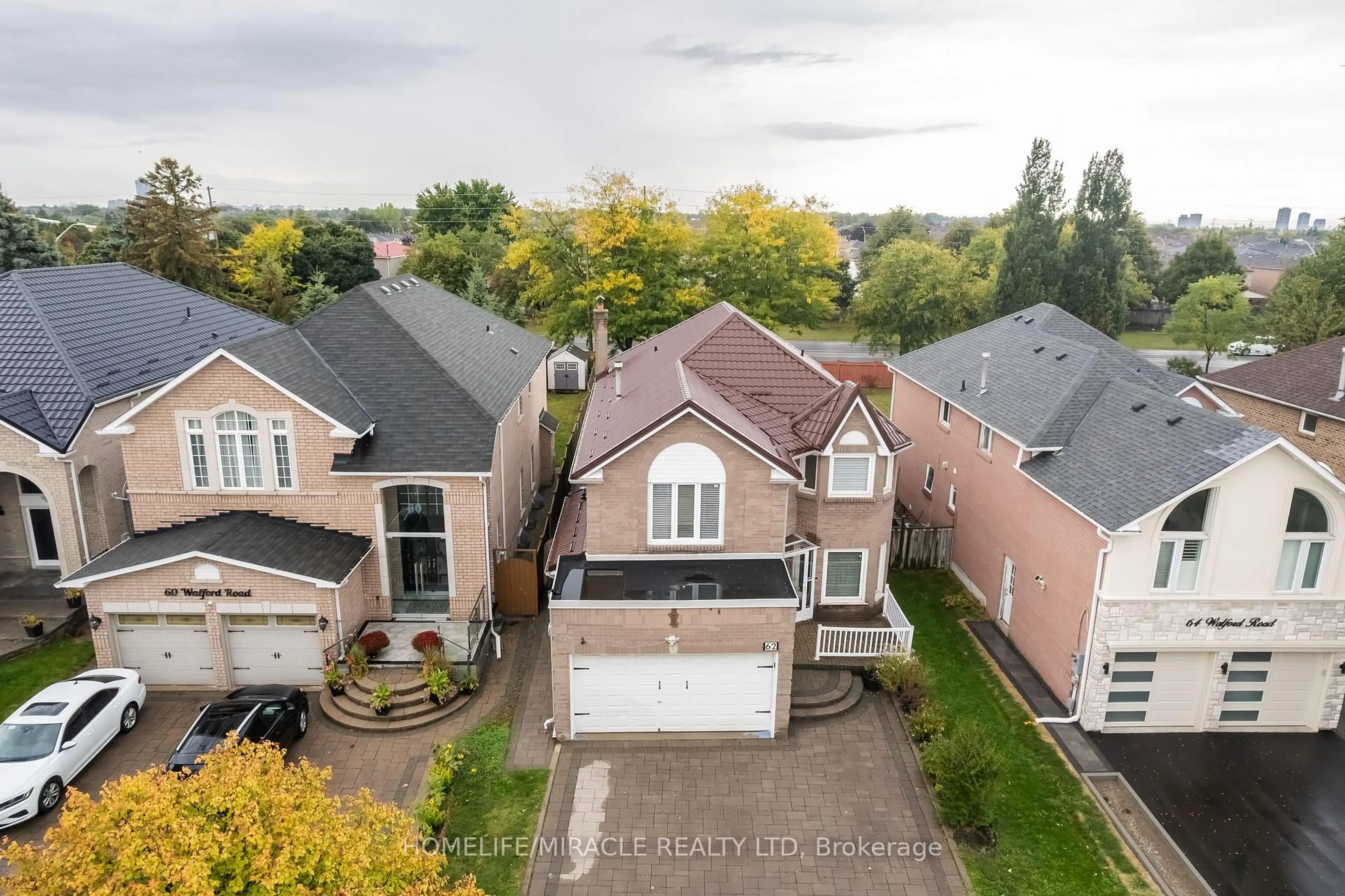 A pic from outside/outdoor area/front of a property/back of a property/a pic from drone, unknown for 62 Walford Rd, Markham Ontario L3S 2T1