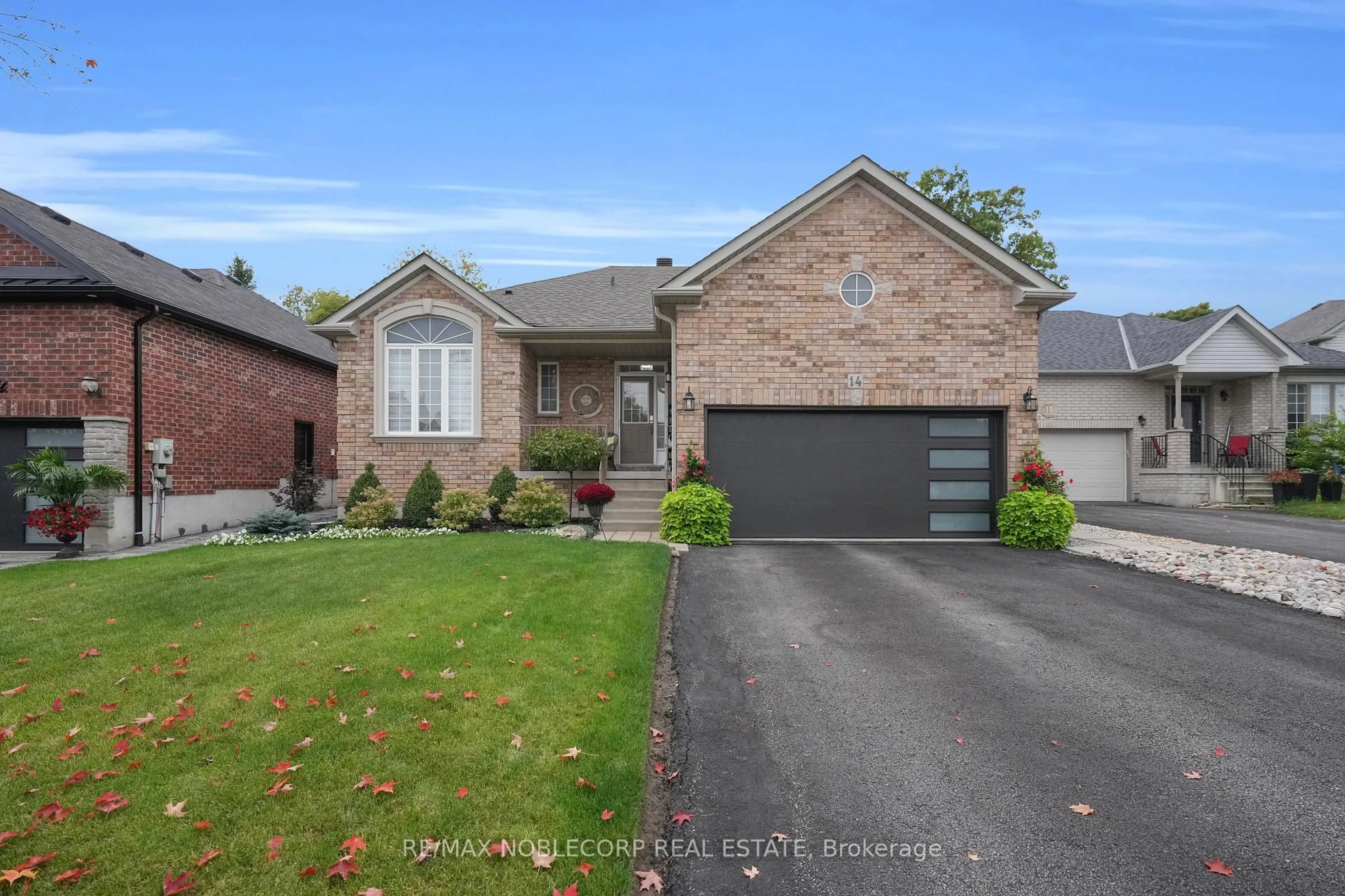 Home with brick exterior material, street for 14 Willard Hunt Crt, King Ontario L0G 1T0