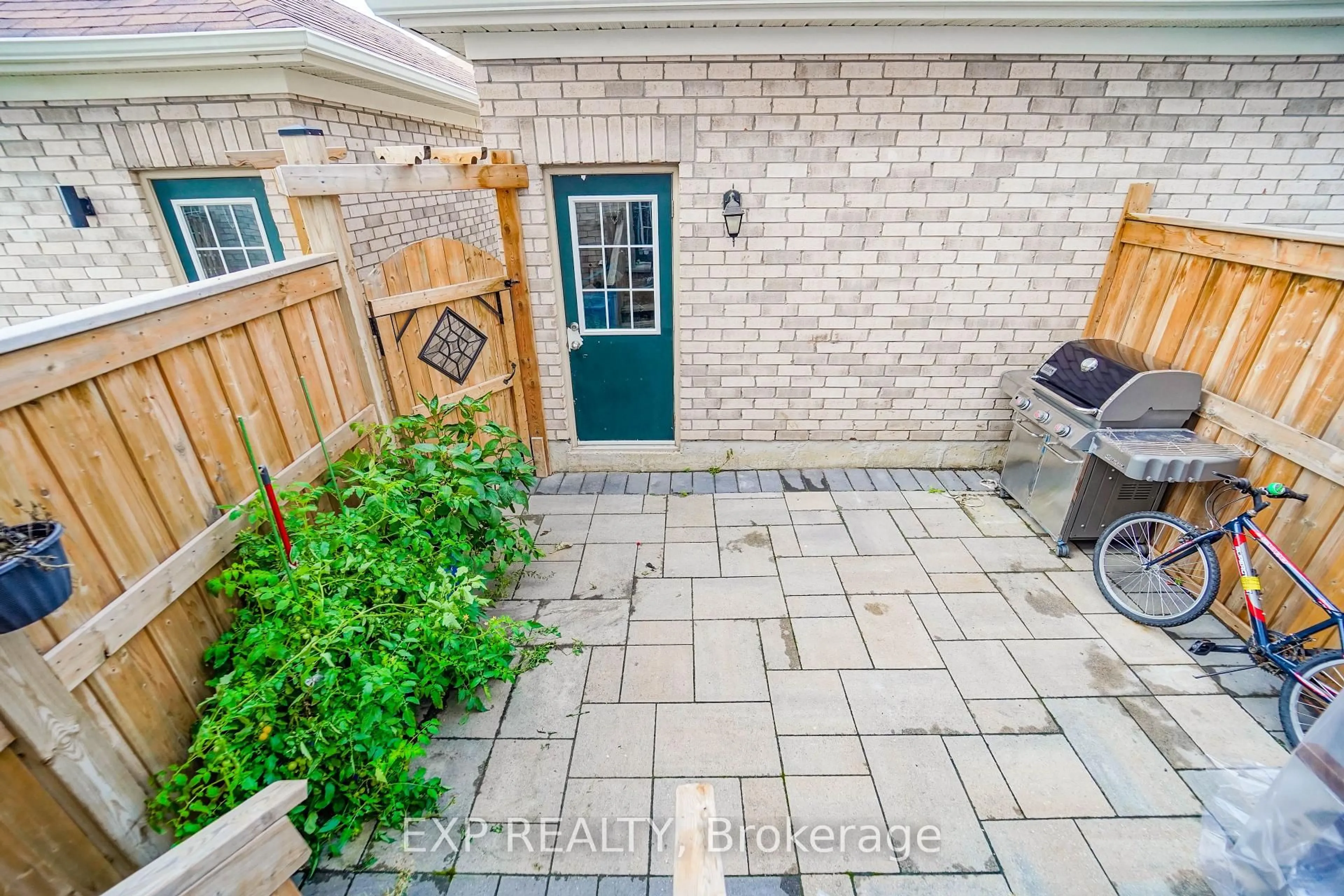 Patio, street for 62 Harvest Field Rd, Markham Ontario L6B 0T7