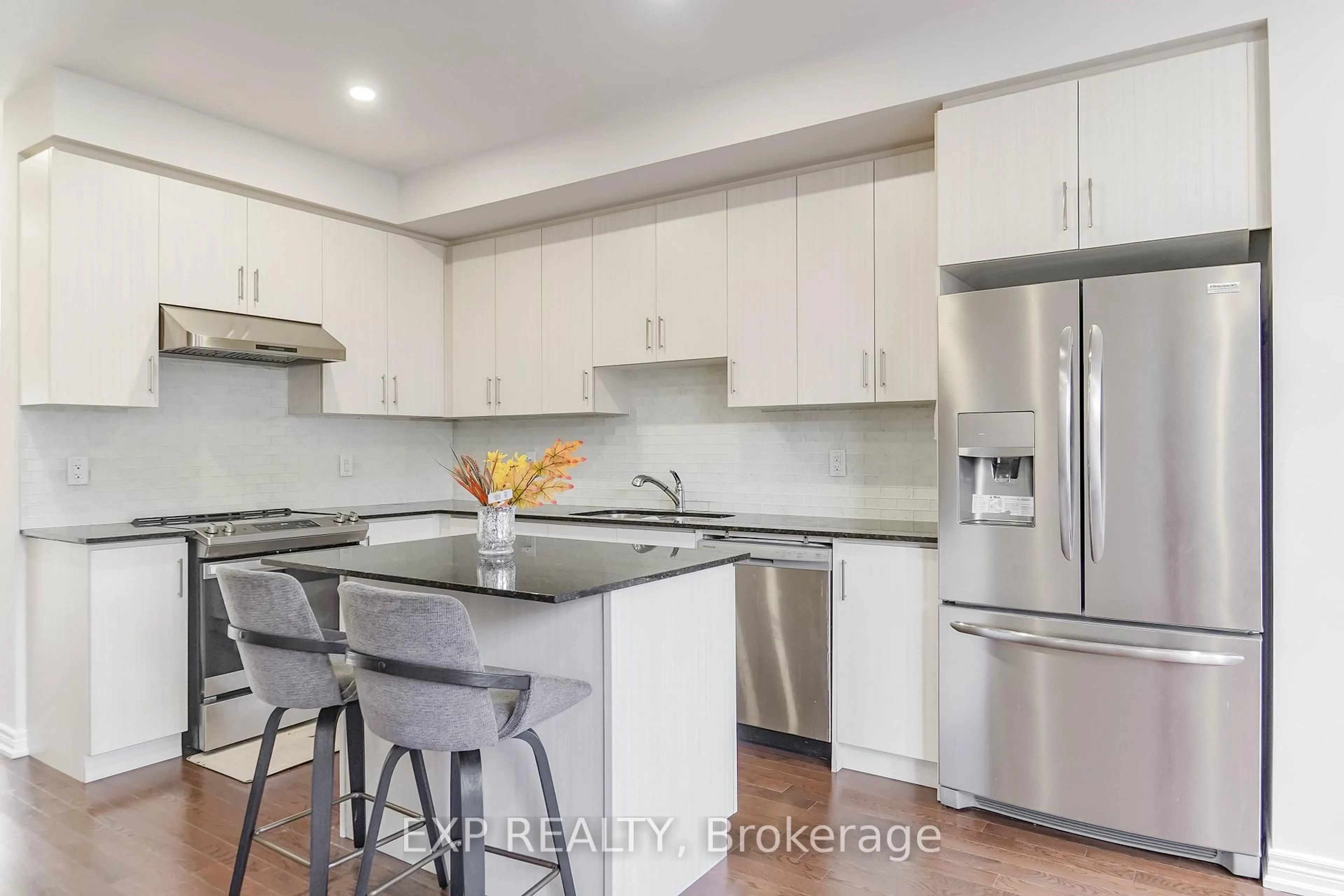 Standard kitchen, unknown for 62 Harvest Field Rd, Markham Ontario L6B 0T7