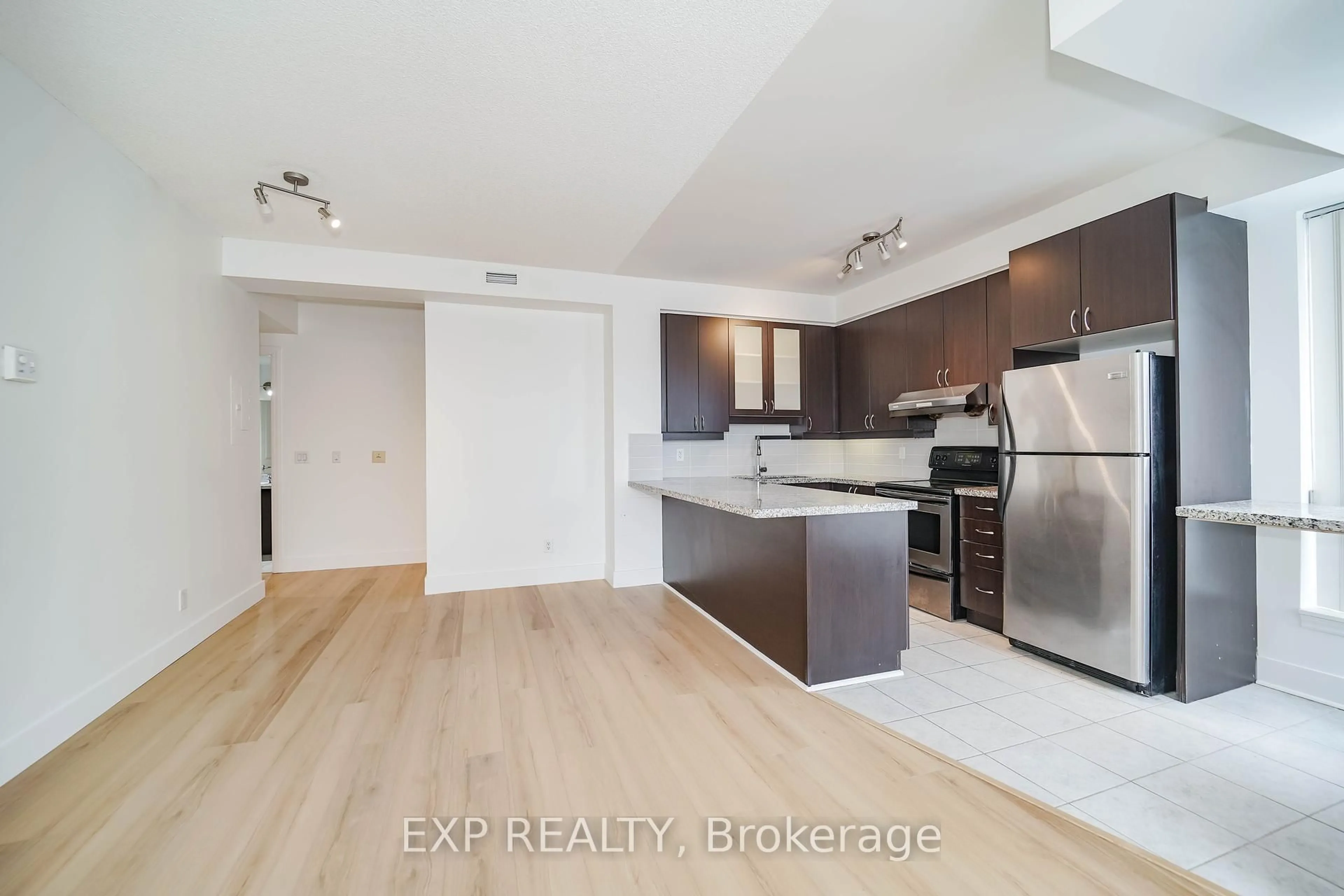 Unknown for 57 Upper Duke Cres #307, Markham Ontario L6G 0B9