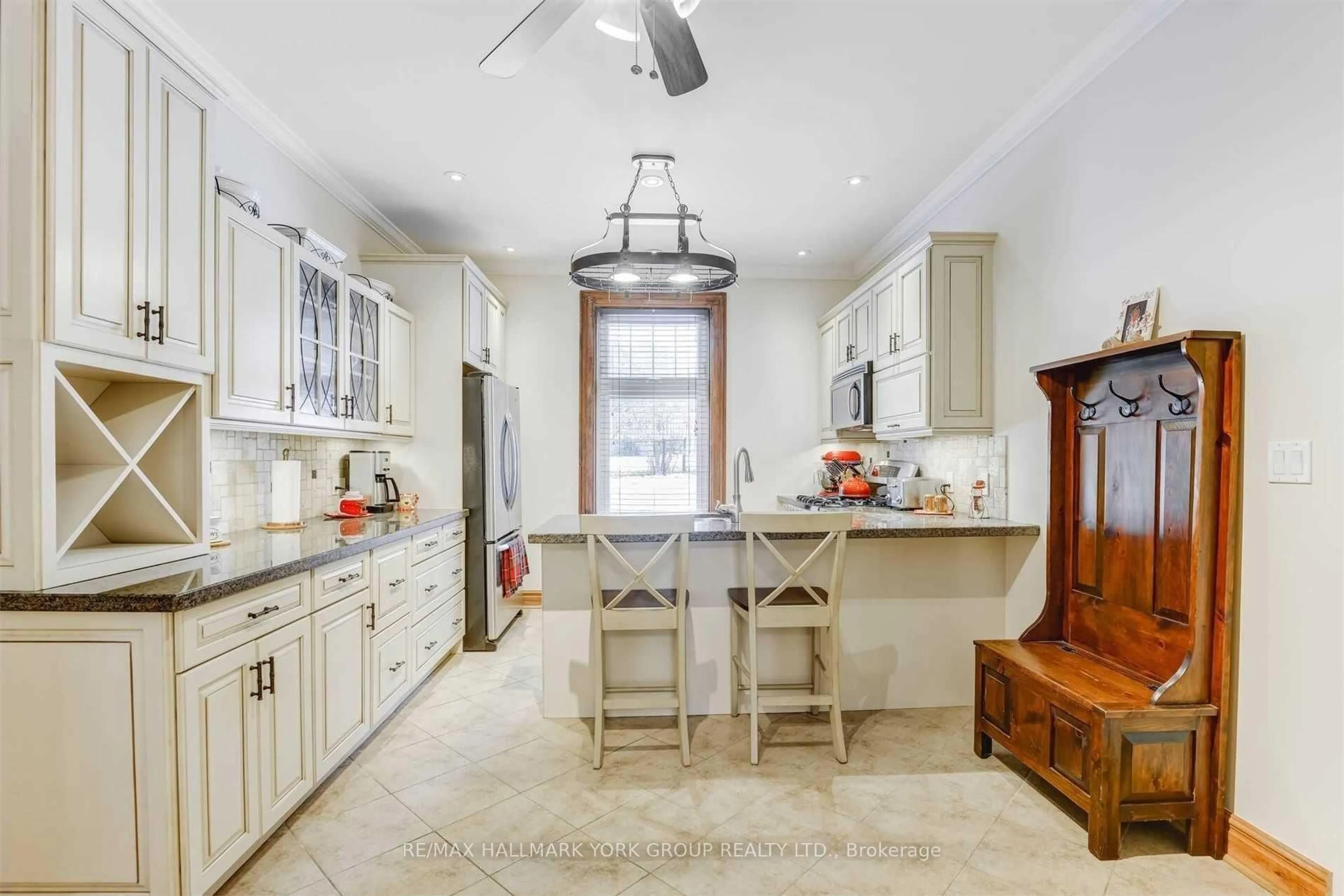 Open concept kitchen, ceramic/tile floor for 6 Church St, King Ontario L0G 1T0