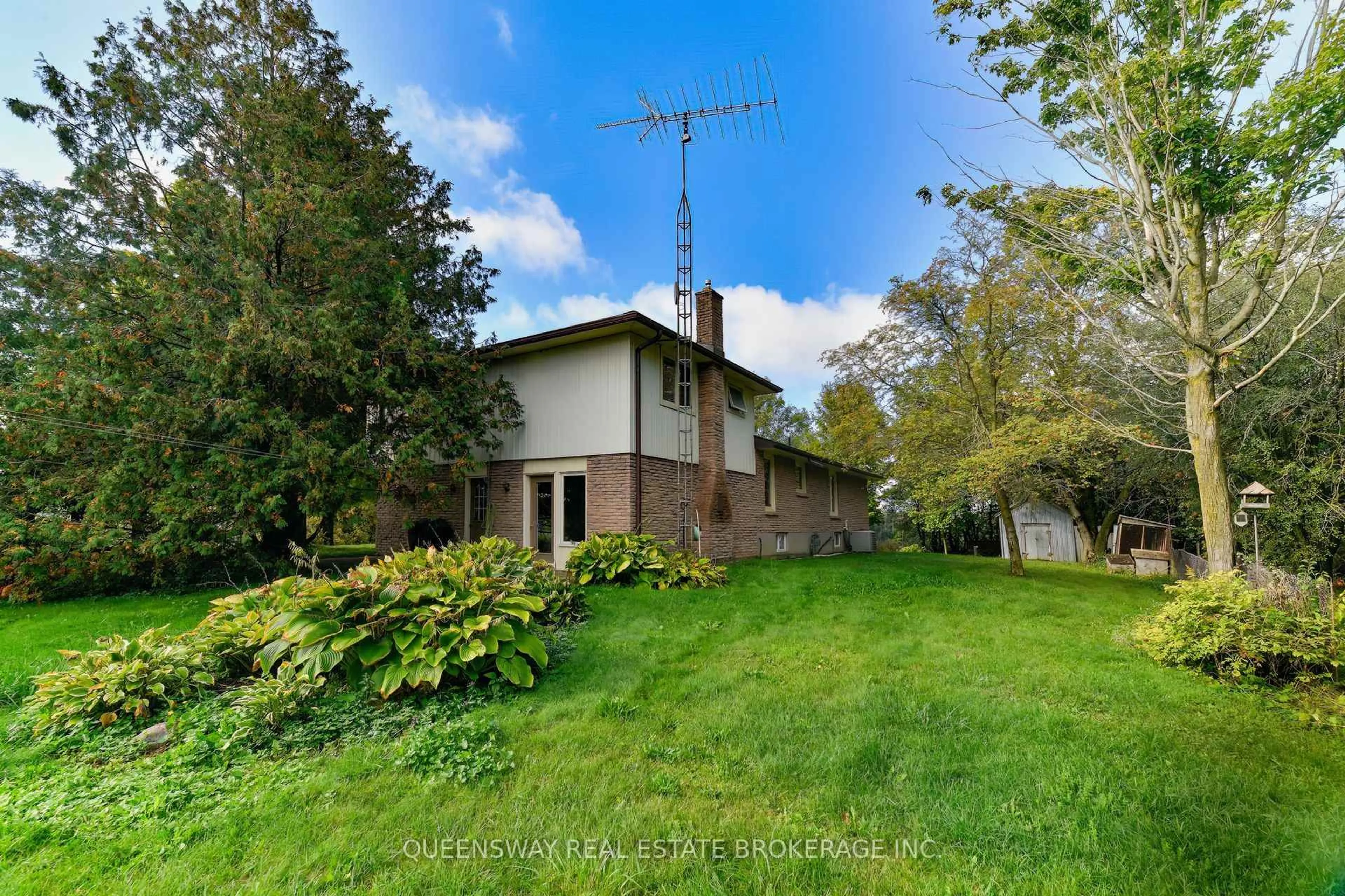 A pic from outside/outdoor area/front of a property/back of a property/a pic from drone, unknown for 254 Hwy 47, Uxbridge Ontario L0C 1A0