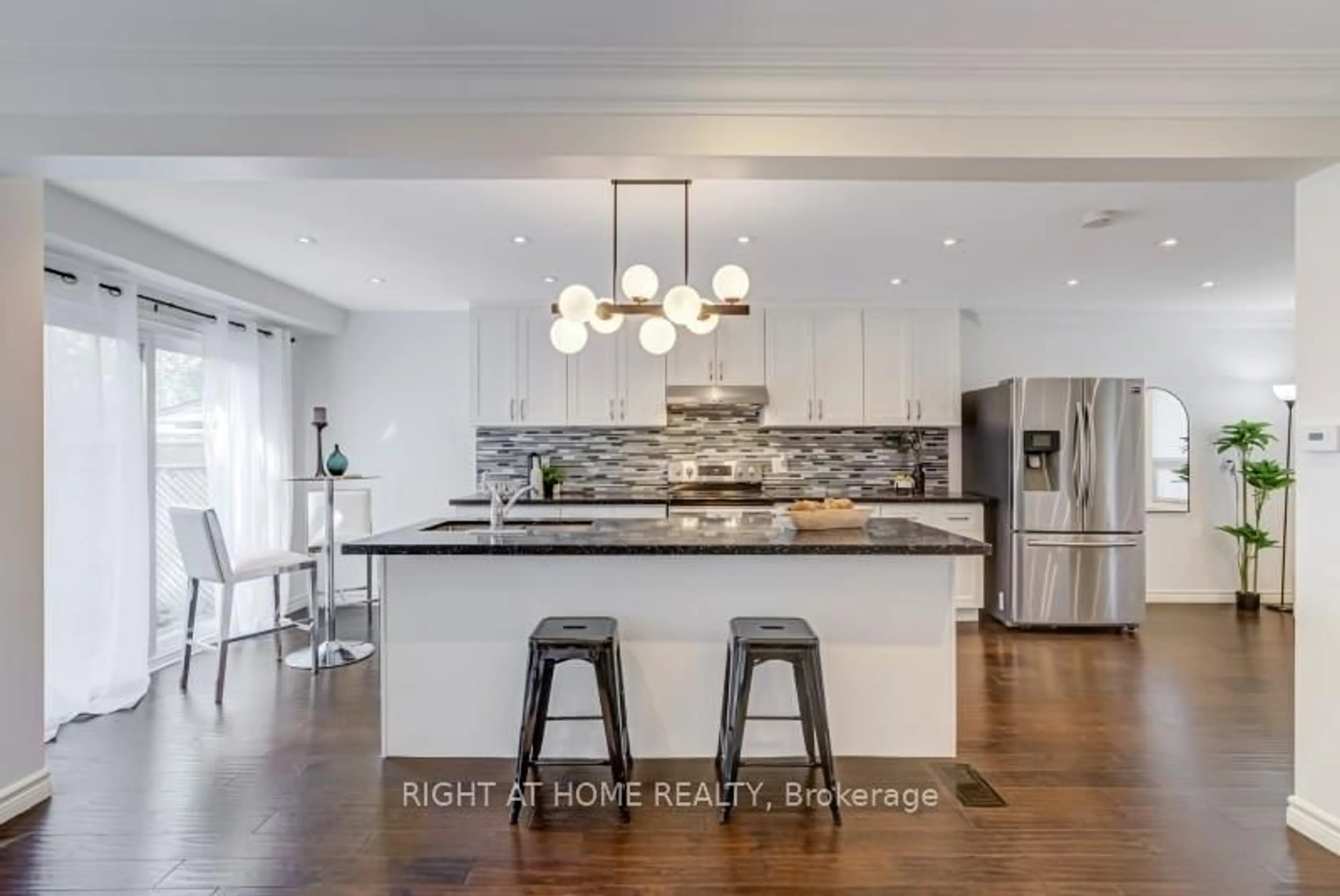 Contemporary kitchen, unknown for 742 Beman Dr, Newmarket Ontario L3Y 4Z2