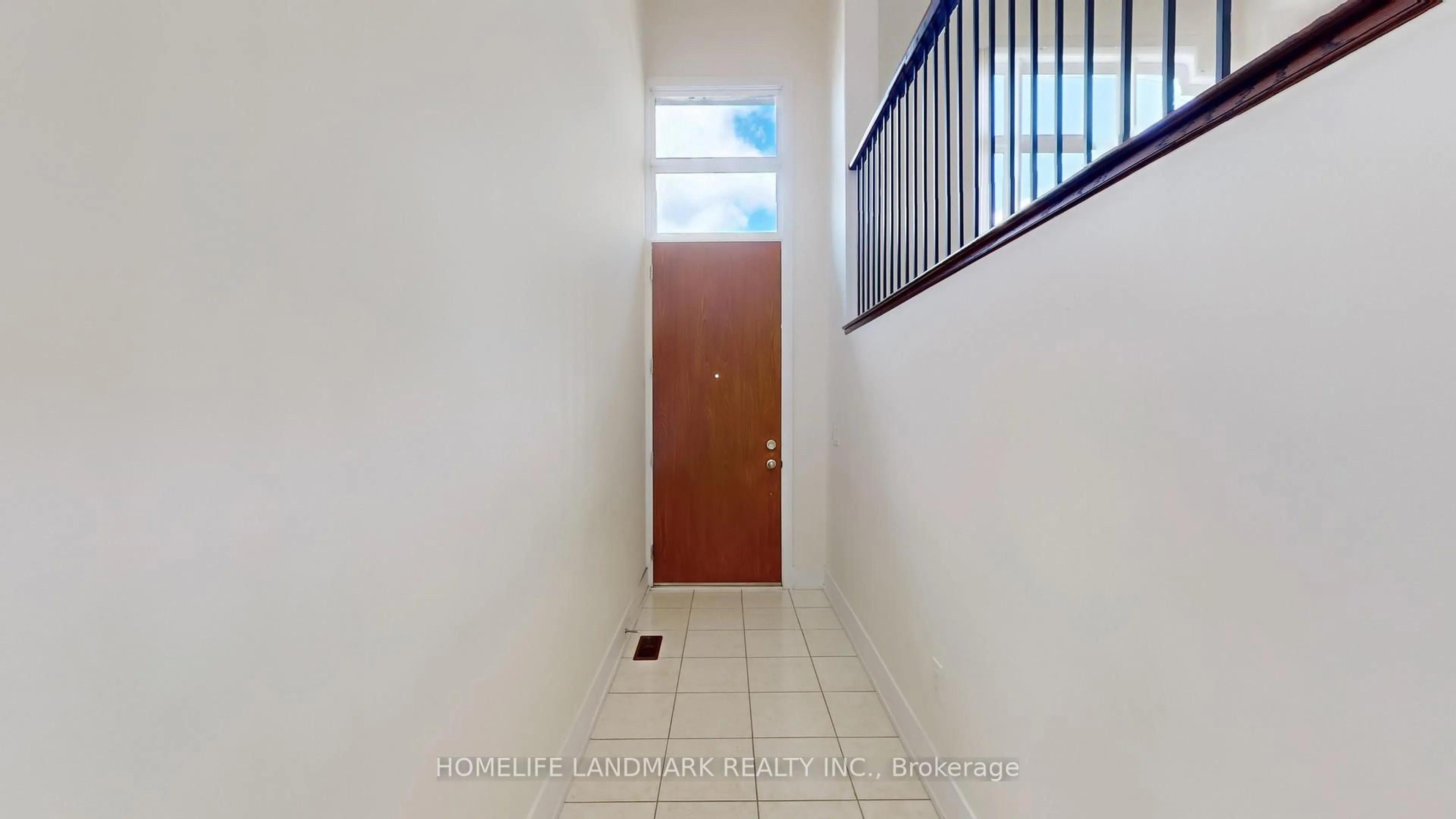 Indoor foyer for 9180 Bathurst St, Vaughan Ontario L4J 0K1