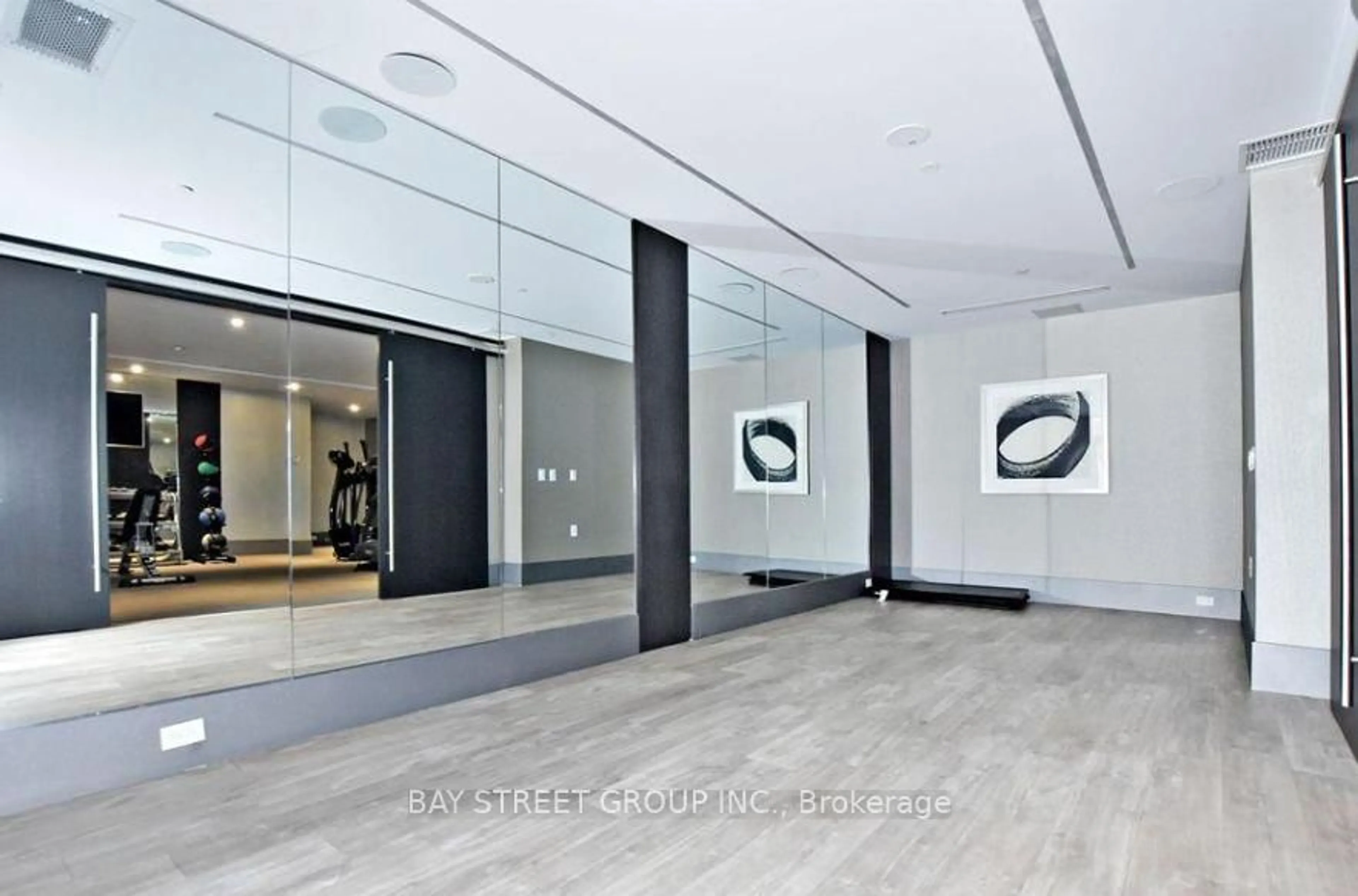 Indoor foyer for 20 Fred Varley Dr #215, Markham Ontario L3R 1S4