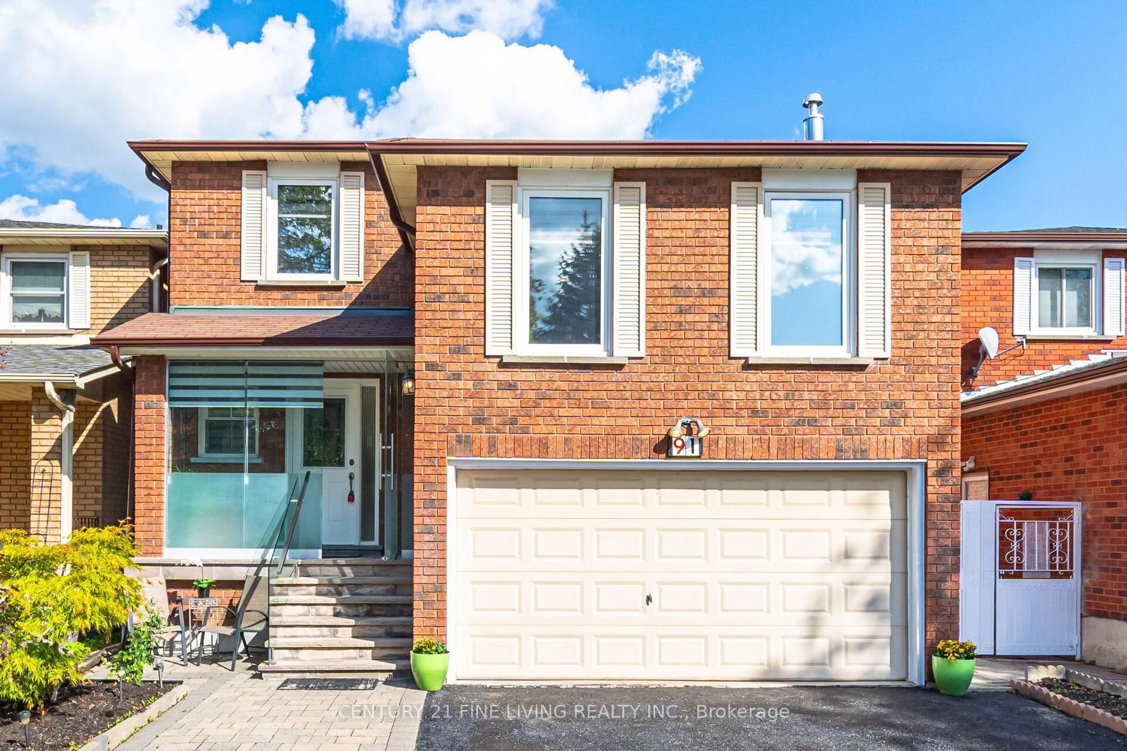 Home with brick exterior material, street for 91 Wade Gate, Vaughan Ontario L4J 5X5