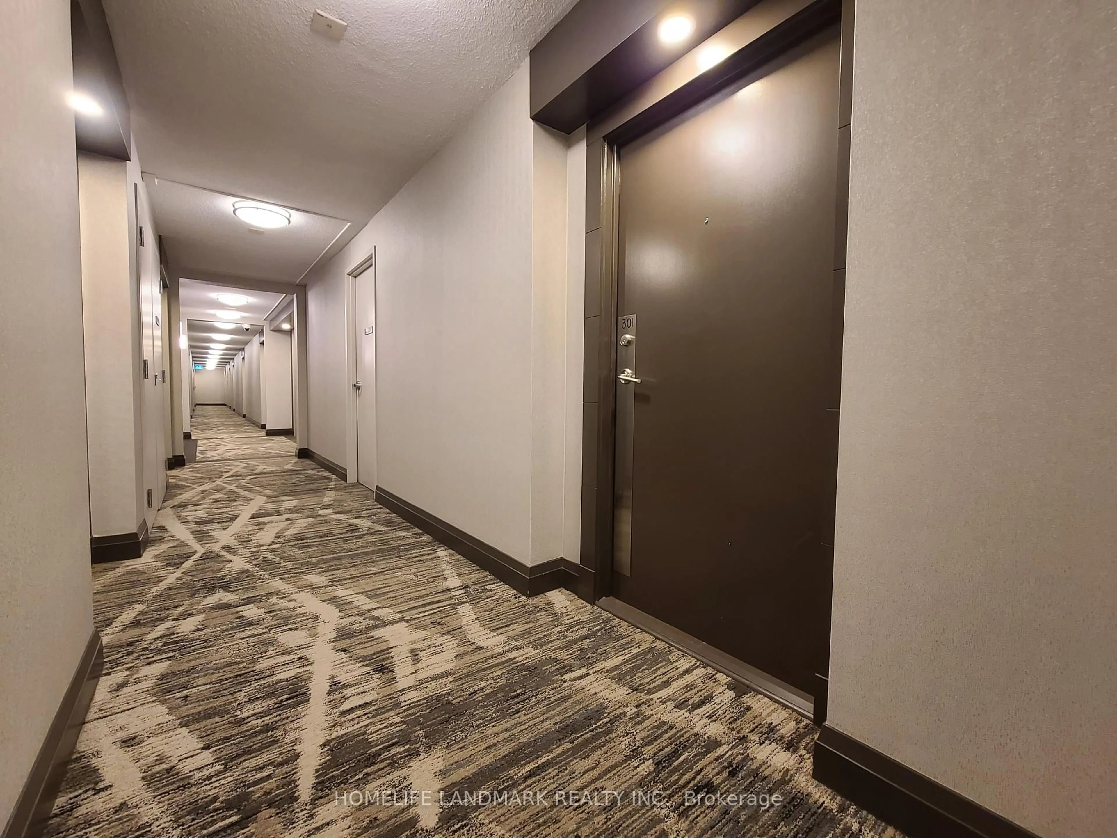 Indoor foyer for 55 South Town Centre Blvd #301, Markham Ontario L6G 0B1