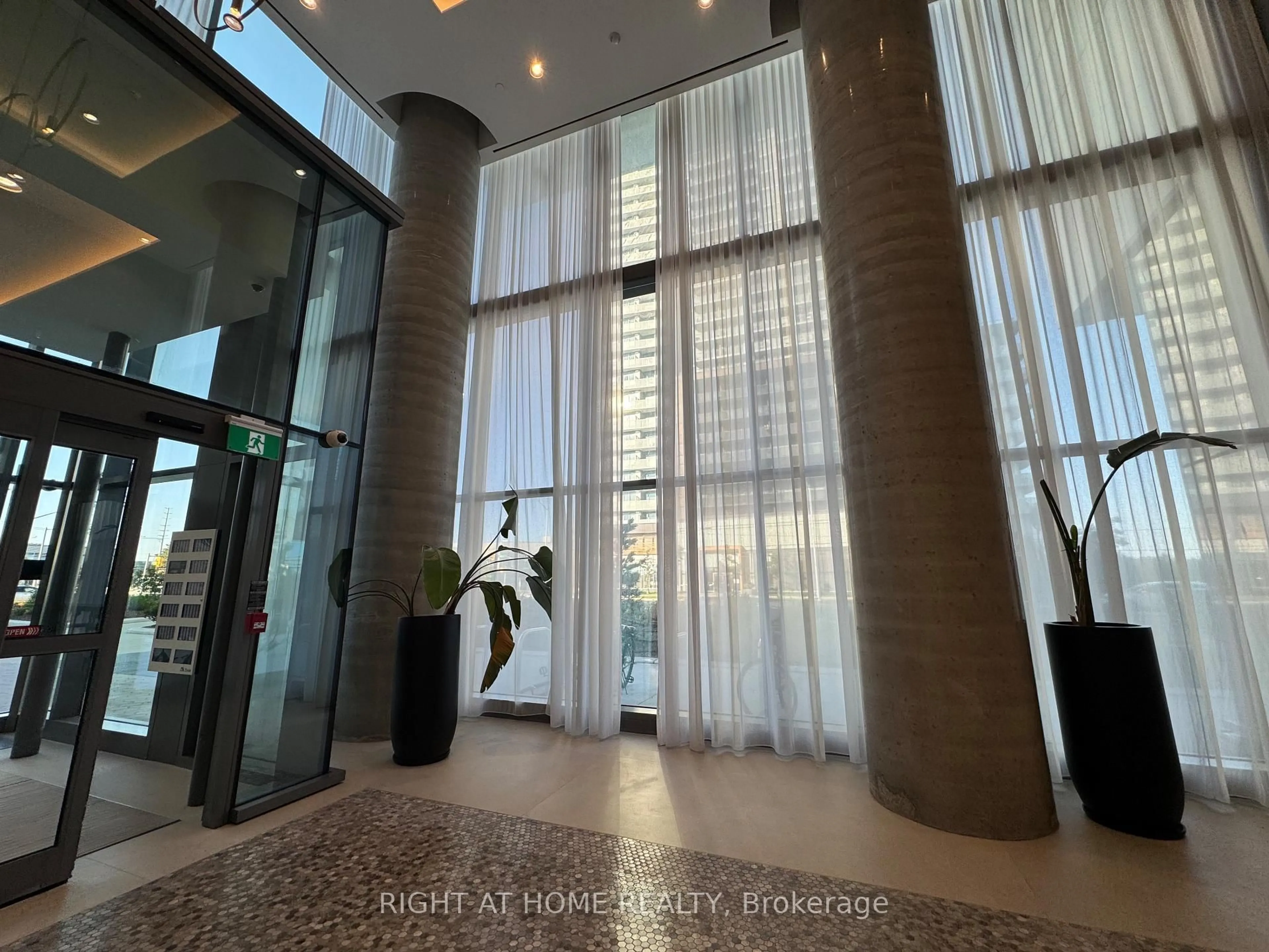 Indoor foyer for 7890 Jane St #101, Vaughan Ontario L4K 0K9