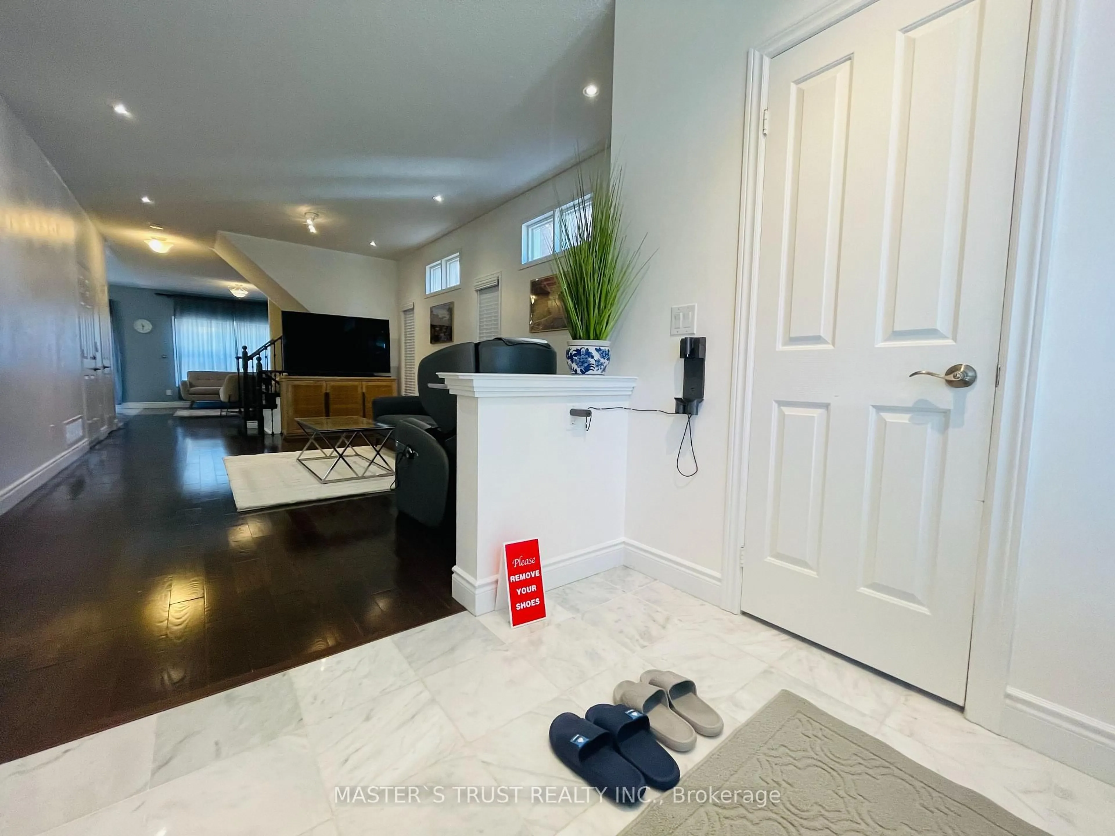 Unknown for 418 The Bridle Walk, Markham Ontario L6C 2M5