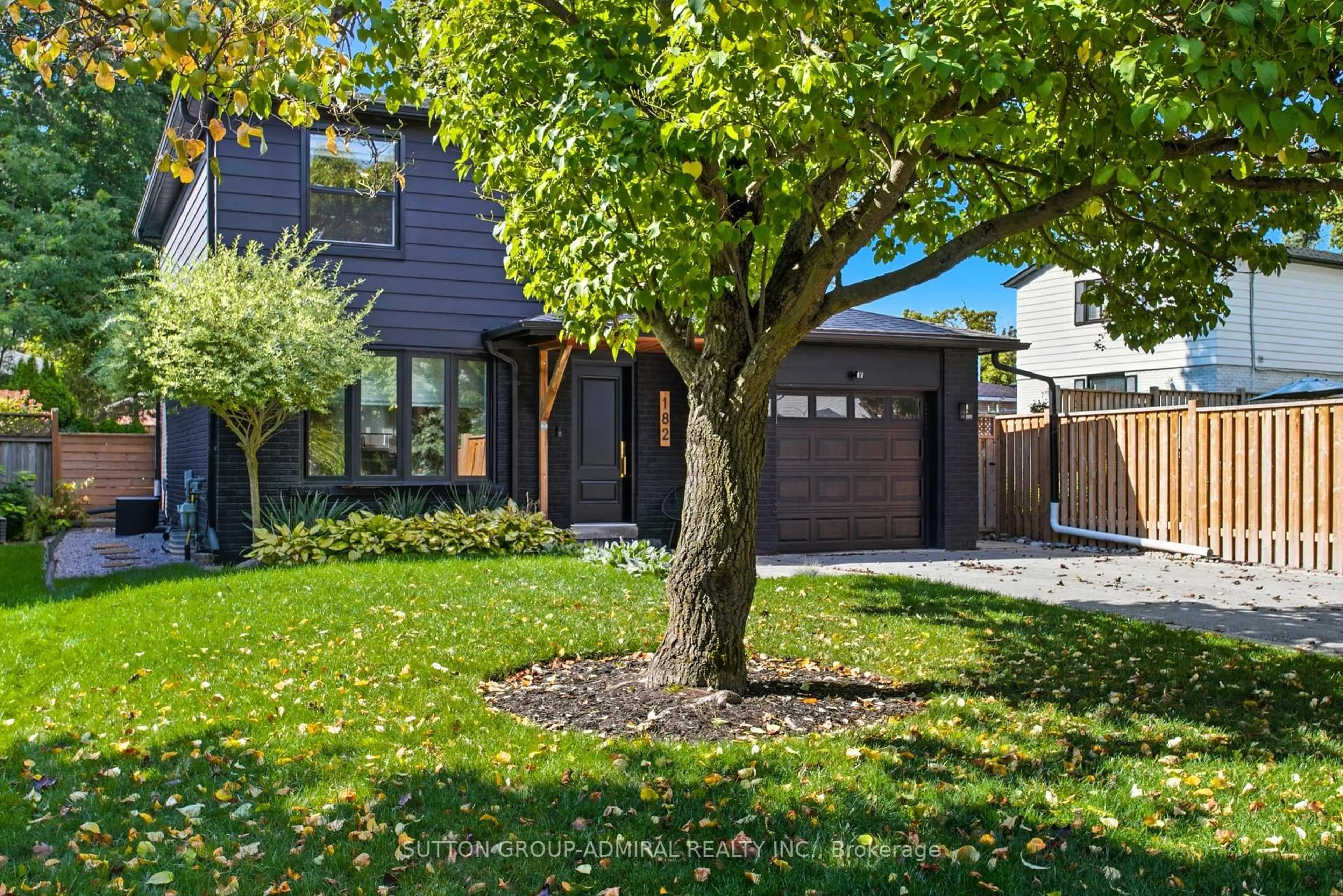 Home with brick exterior material, street for 182 Talbot Cres, Newmarket Ontario L3Y 1A3