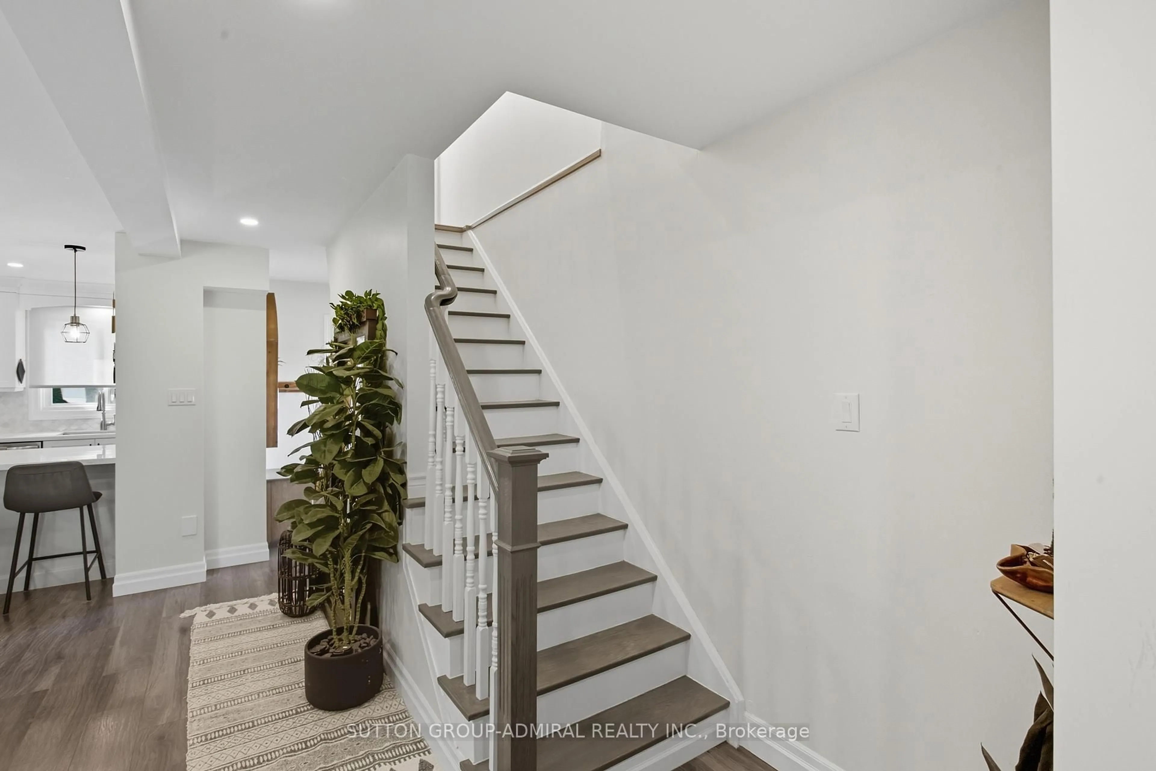 Stairs for 182 Talbot Cres, Newmarket Ontario L3Y 1A3