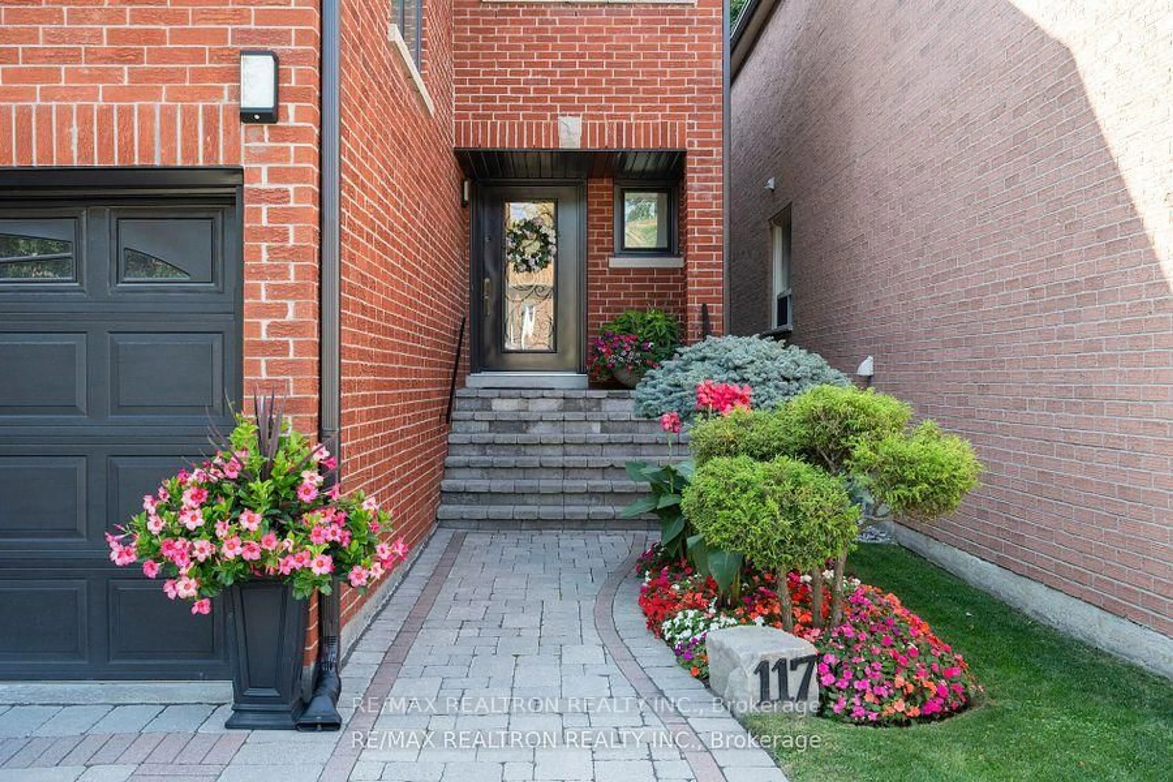 Unknown for 117 Glen Cres, Vaughan Ontario L4J 4W3