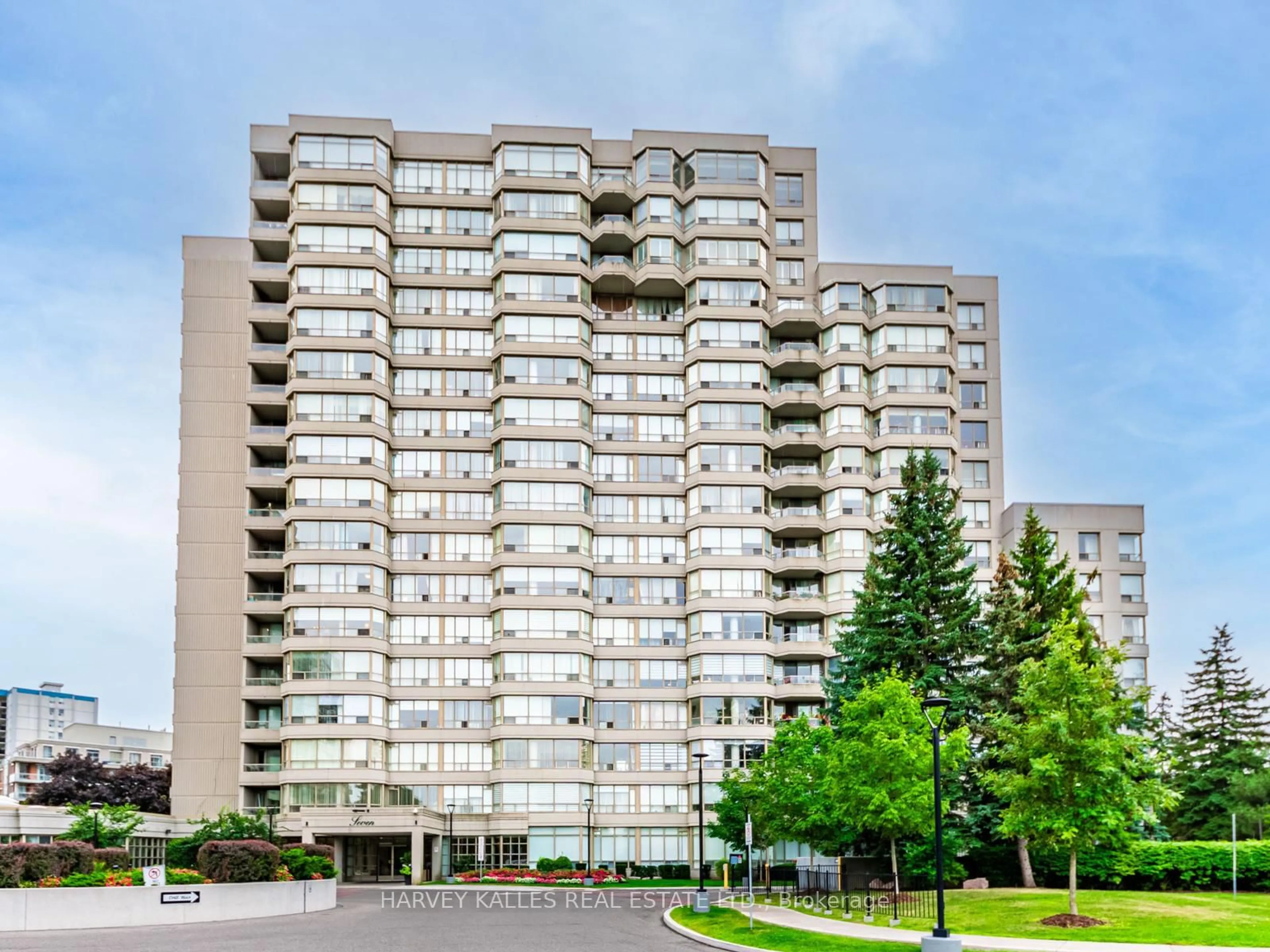 Unknown for 7 Townsgate Dr #211, Vaughan Ontario L4J 7Z9