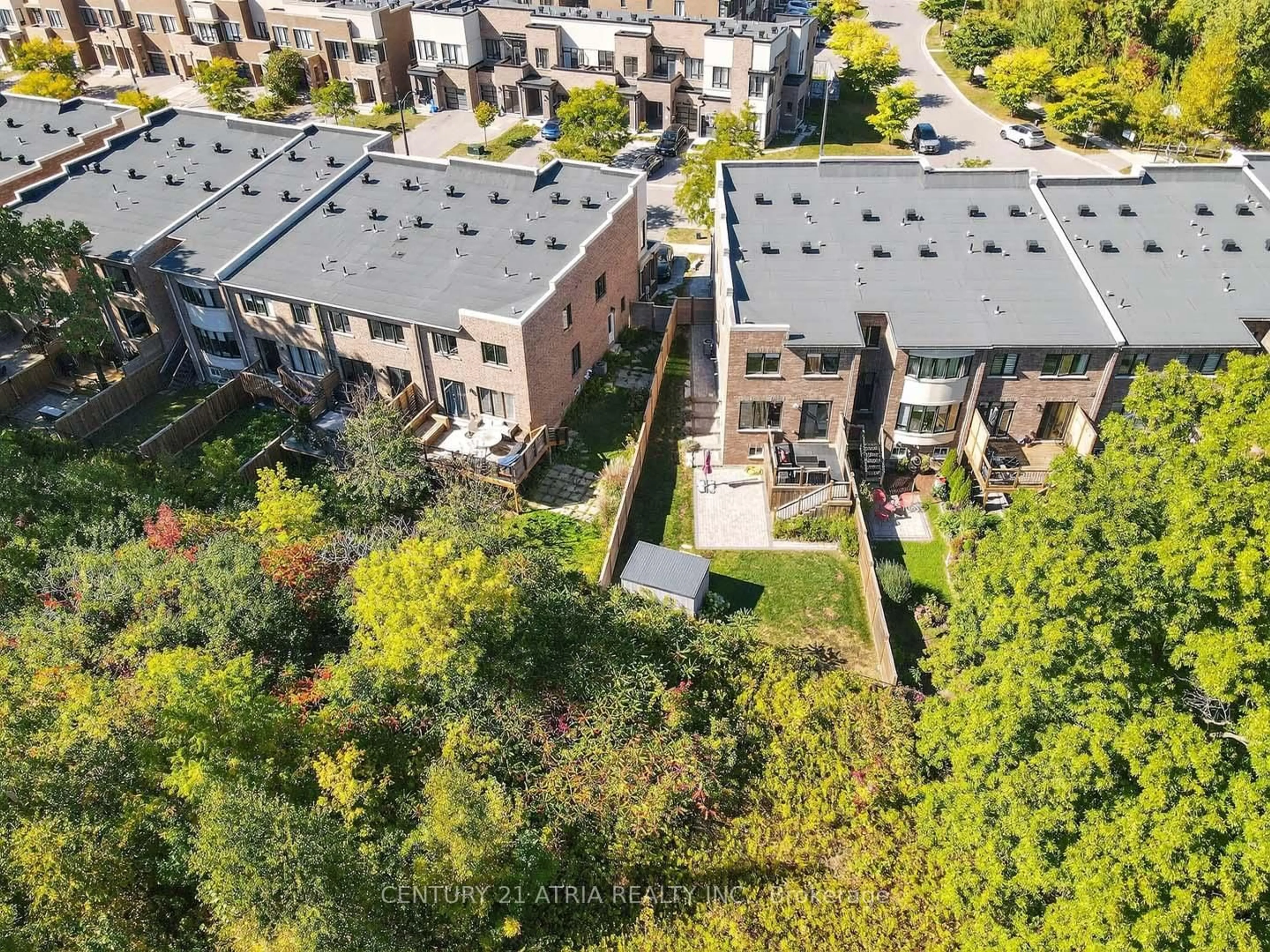 A pic from outside/outdoor area/front of a property/back of a property/a pic from drone, city buildings view from balcony for 115 Dariole Dr, Richmond Hill Ontario L4E 0Y8