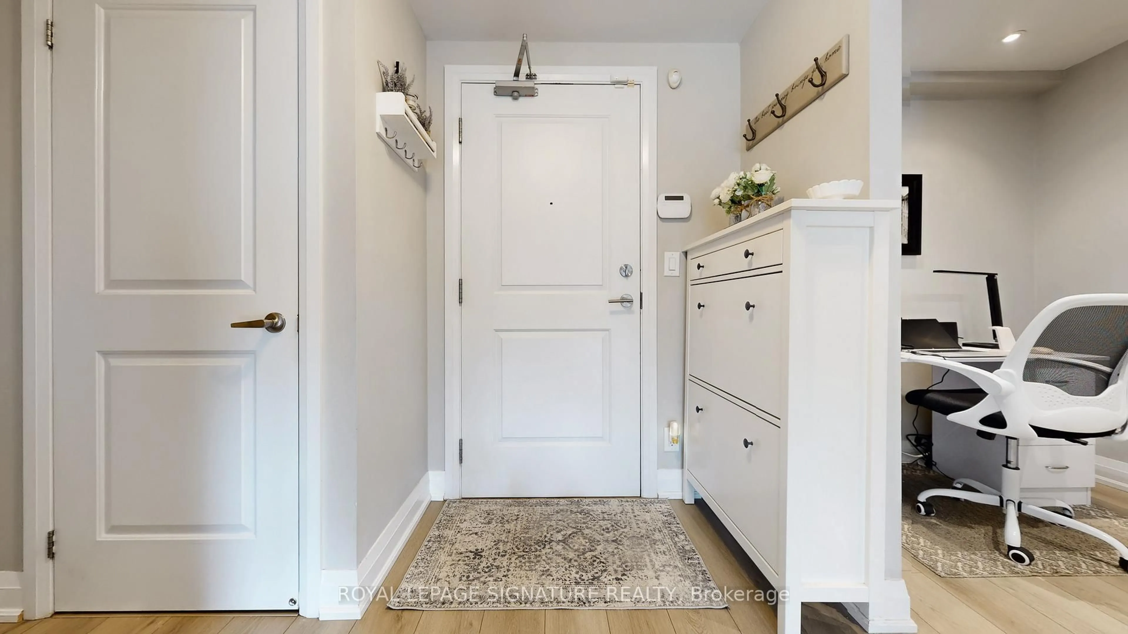 Indoor entryway for 12 Woodstream Blvd #105, Vaughan Ontario L4L 8C3