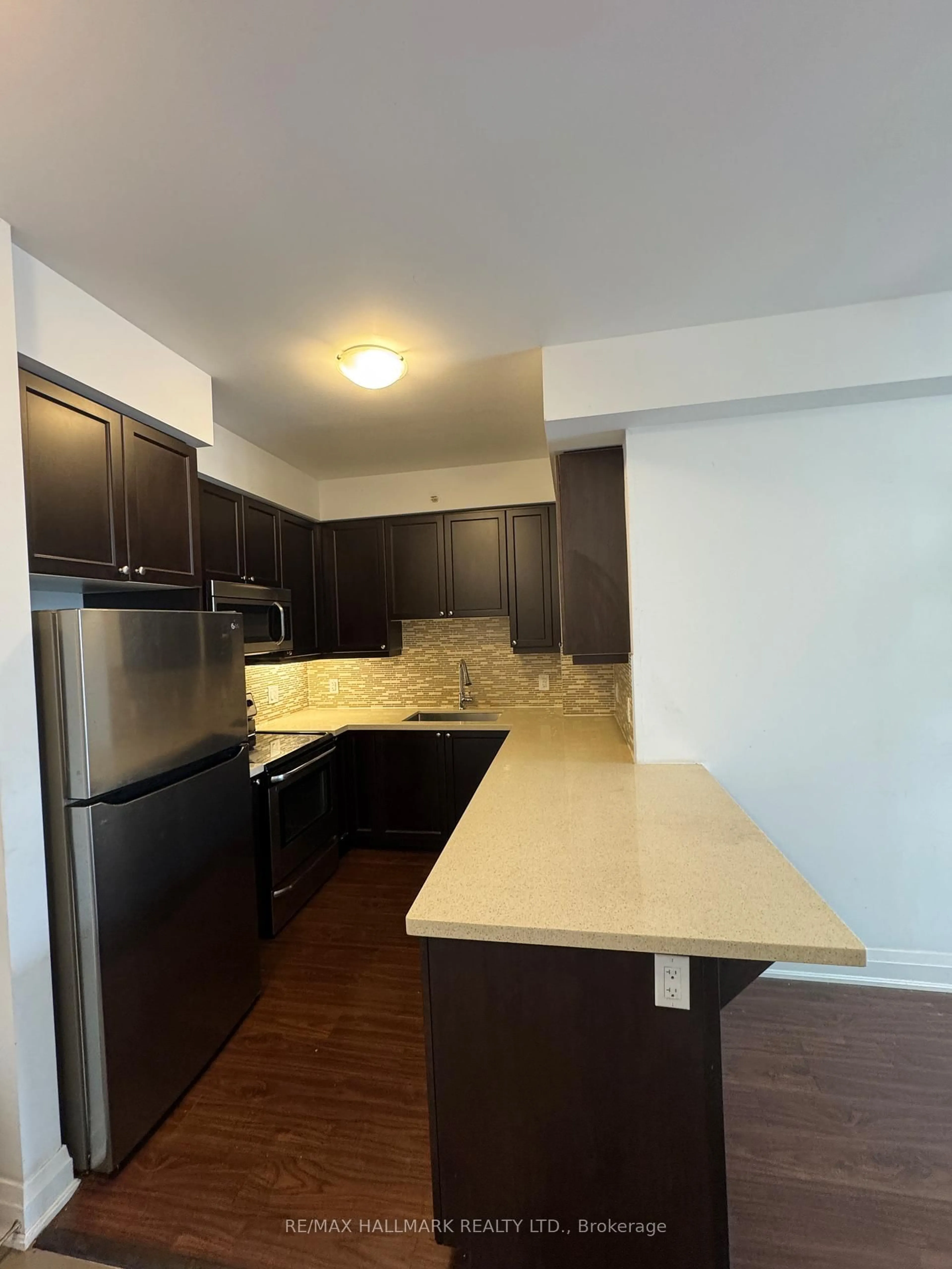Standard kitchen, wood/laminate floor for 24 Woodstream Blvd #807, Vaughan Ontario L4L 8C4