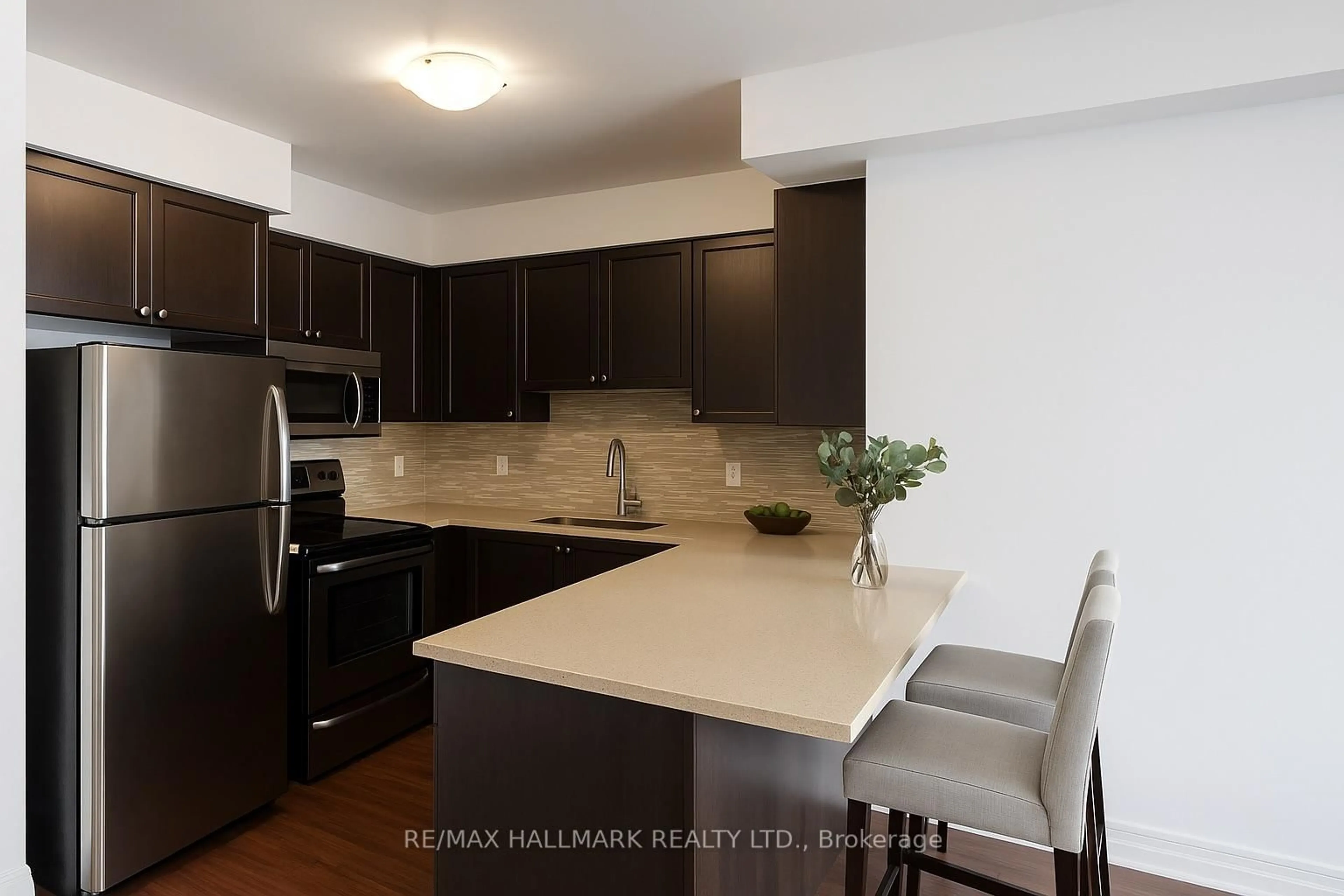 Open concept kitchen, ceramic/tile floor for 24 Woodstream Blvd #807, Vaughan Ontario L4L 8C4