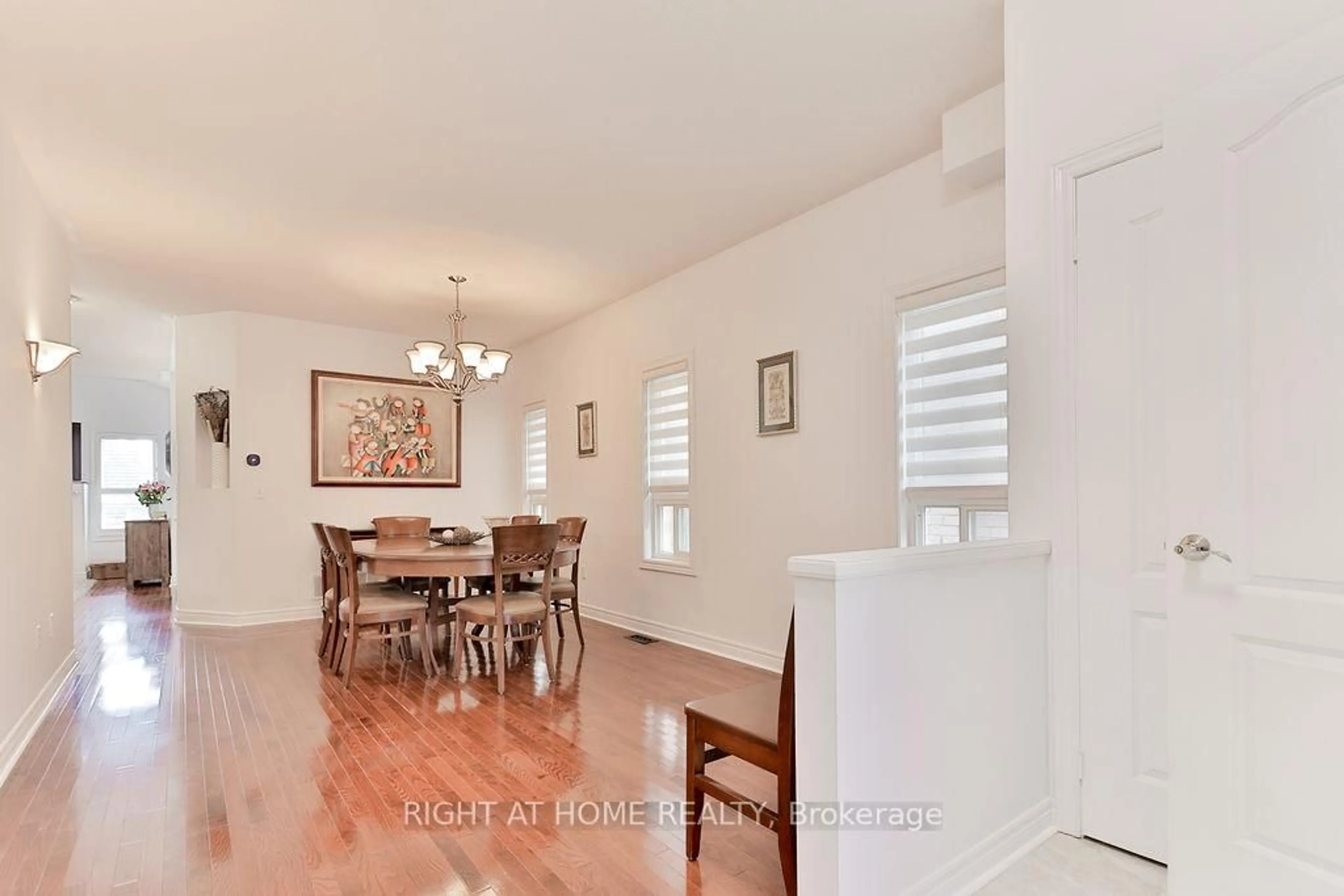 Dining room, unknown for 140 Moraine Dr, Vaughan Ontario L4H 2E6