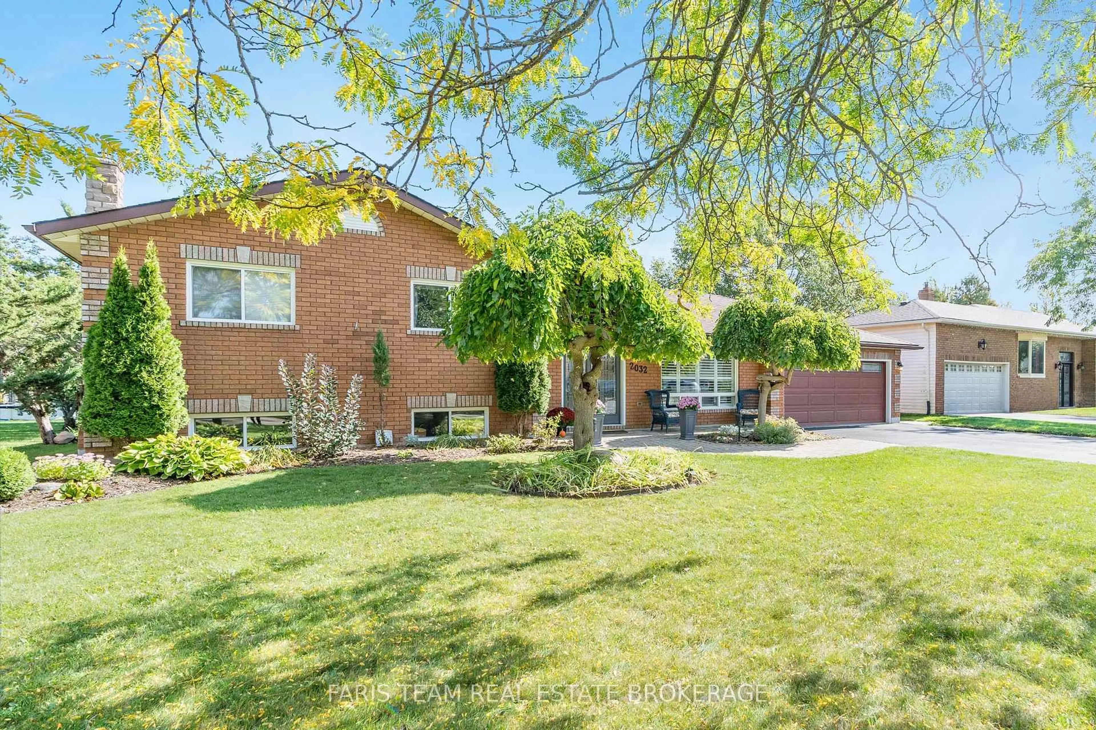Home with brick exterior material, street for 2032 Chantler St, Innisfil Ontario L9S 1B5